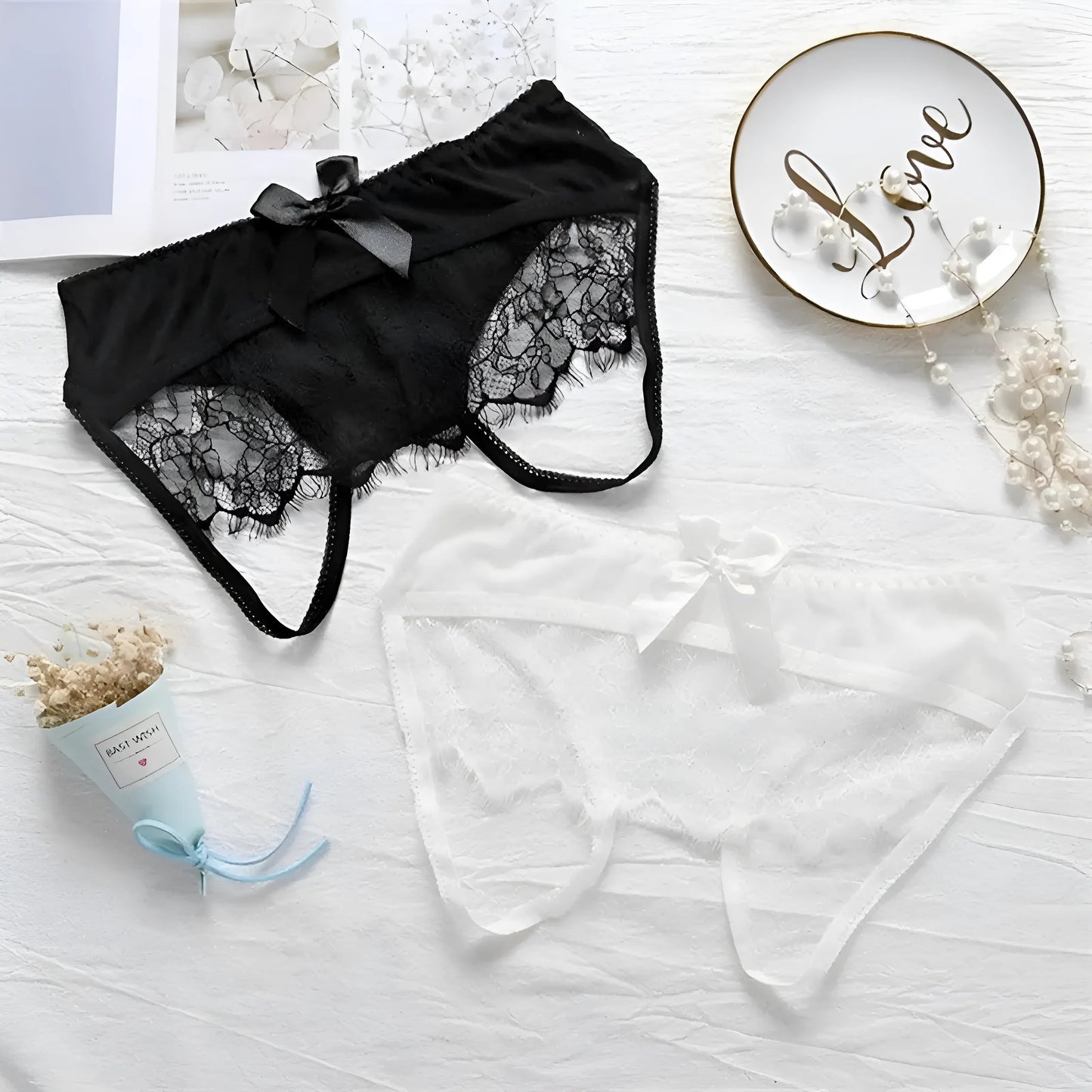 Culotte en dentelle ouverte avec nœud