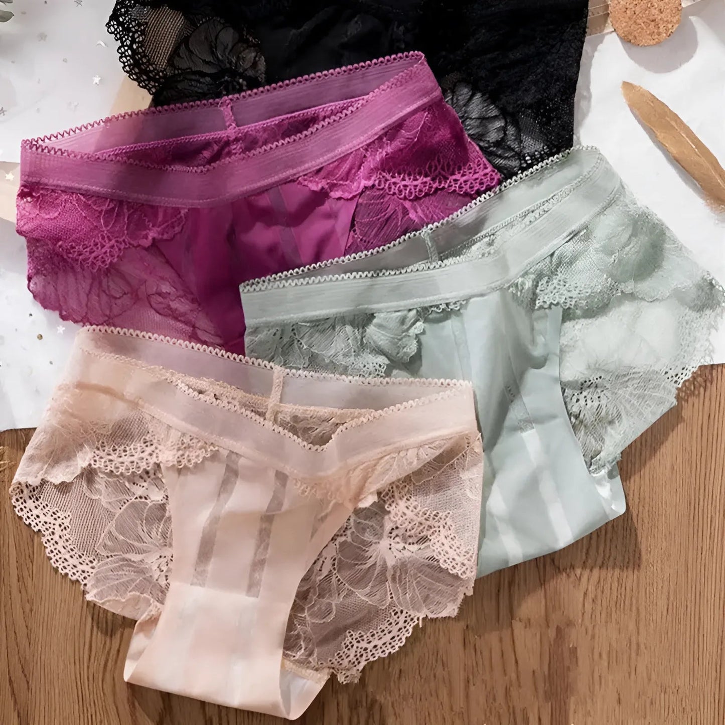 Culottes en dentelle, pack de trois