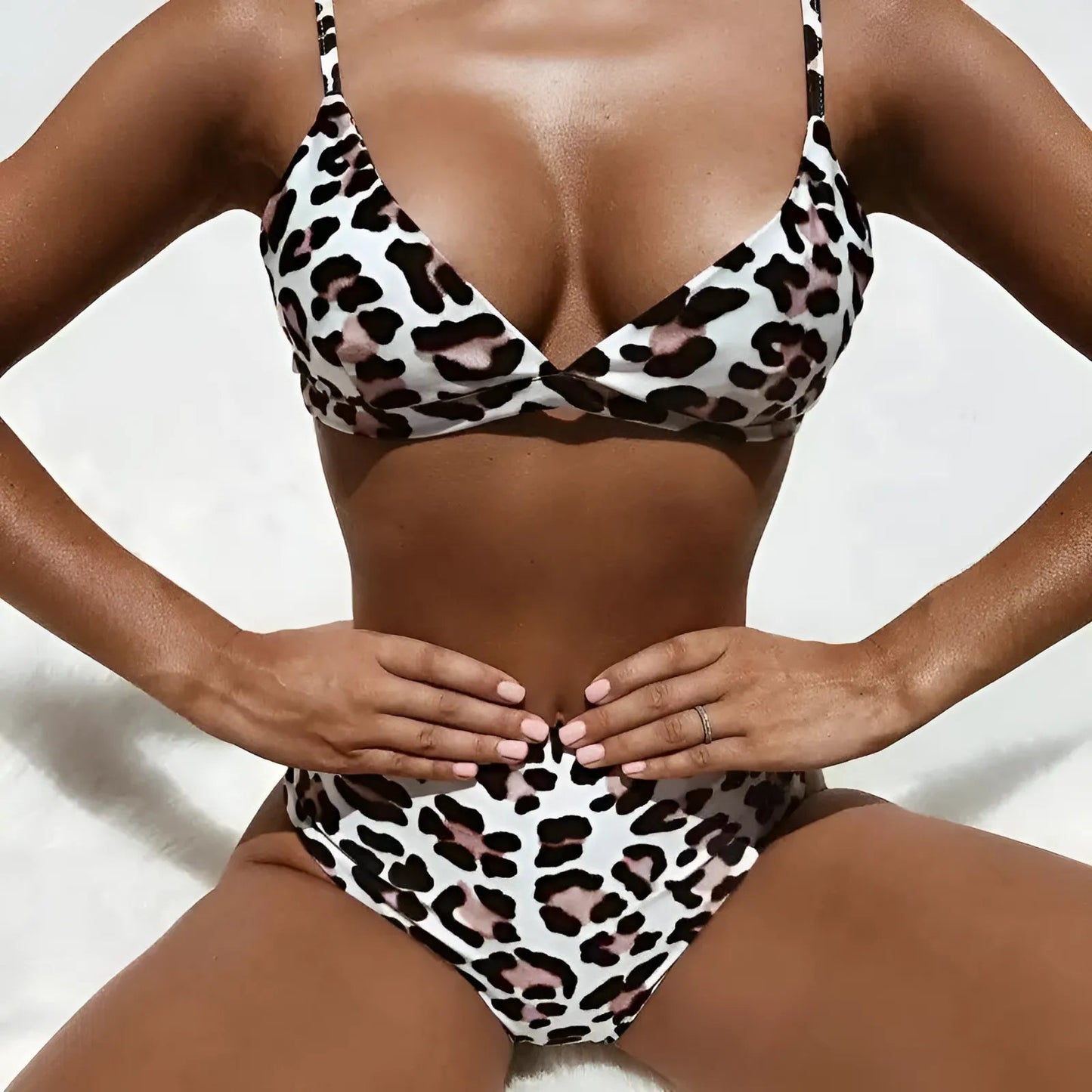 Ensemble de bikini à imprimé léopard en deux pièces