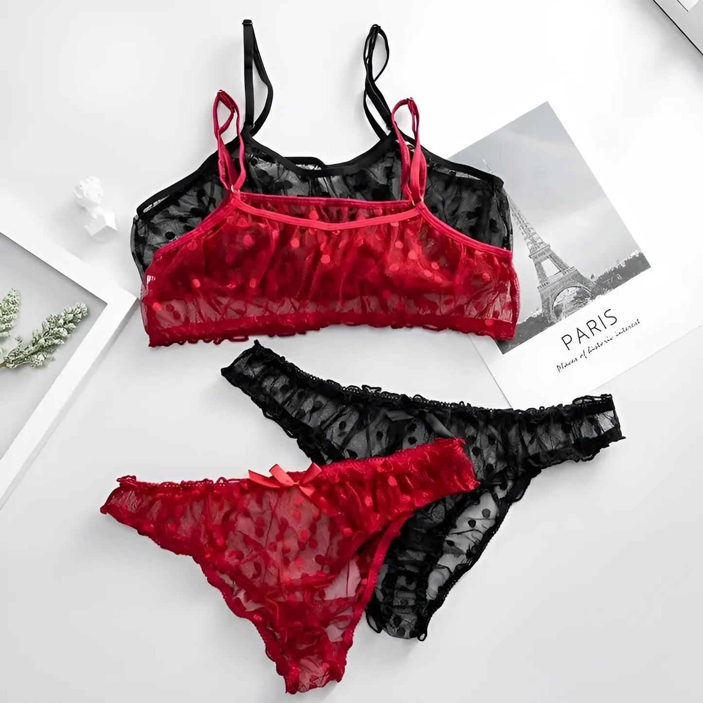 Ensemble de lingerie en dentelle à pois