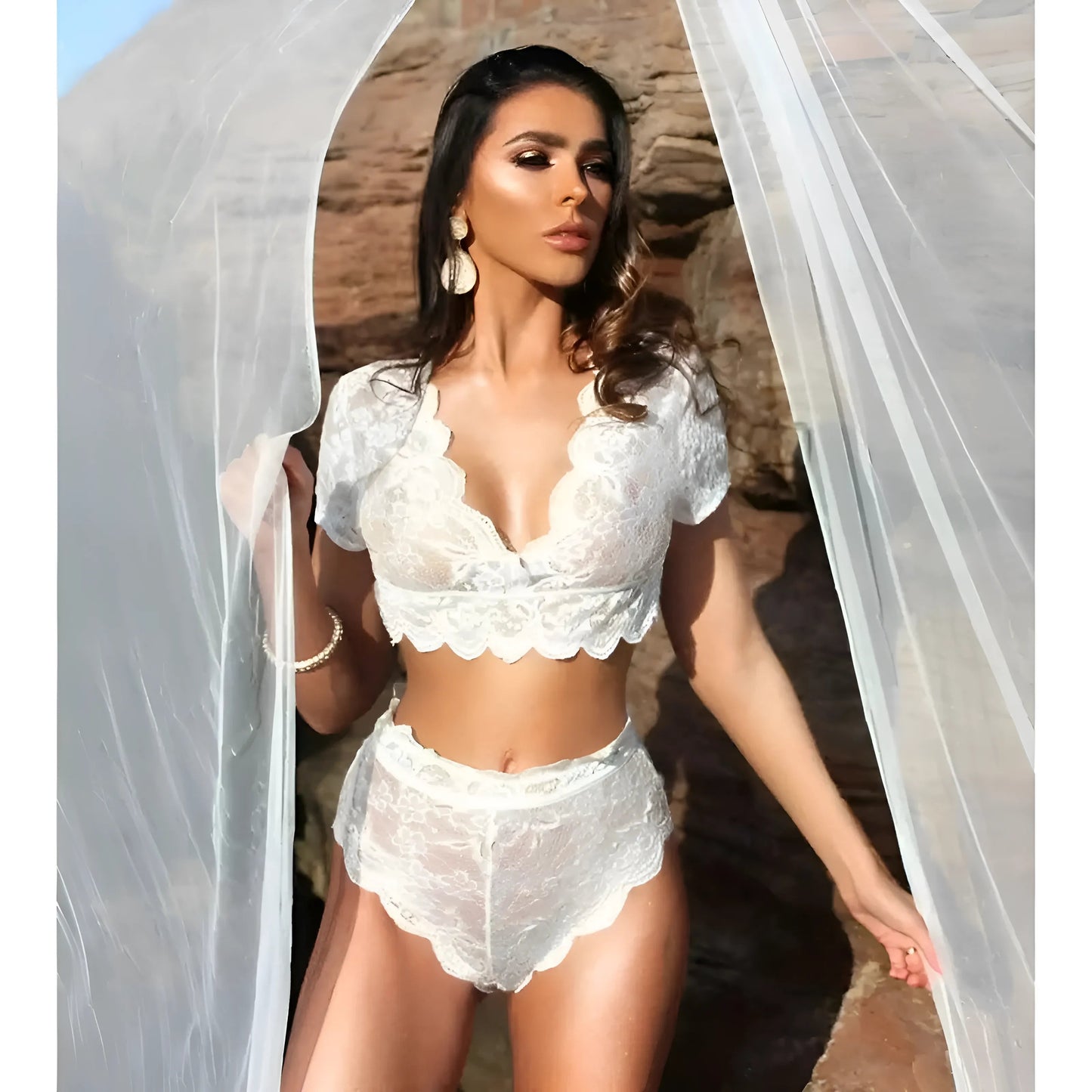 Ensemble de lingerie en dentelle avec manches