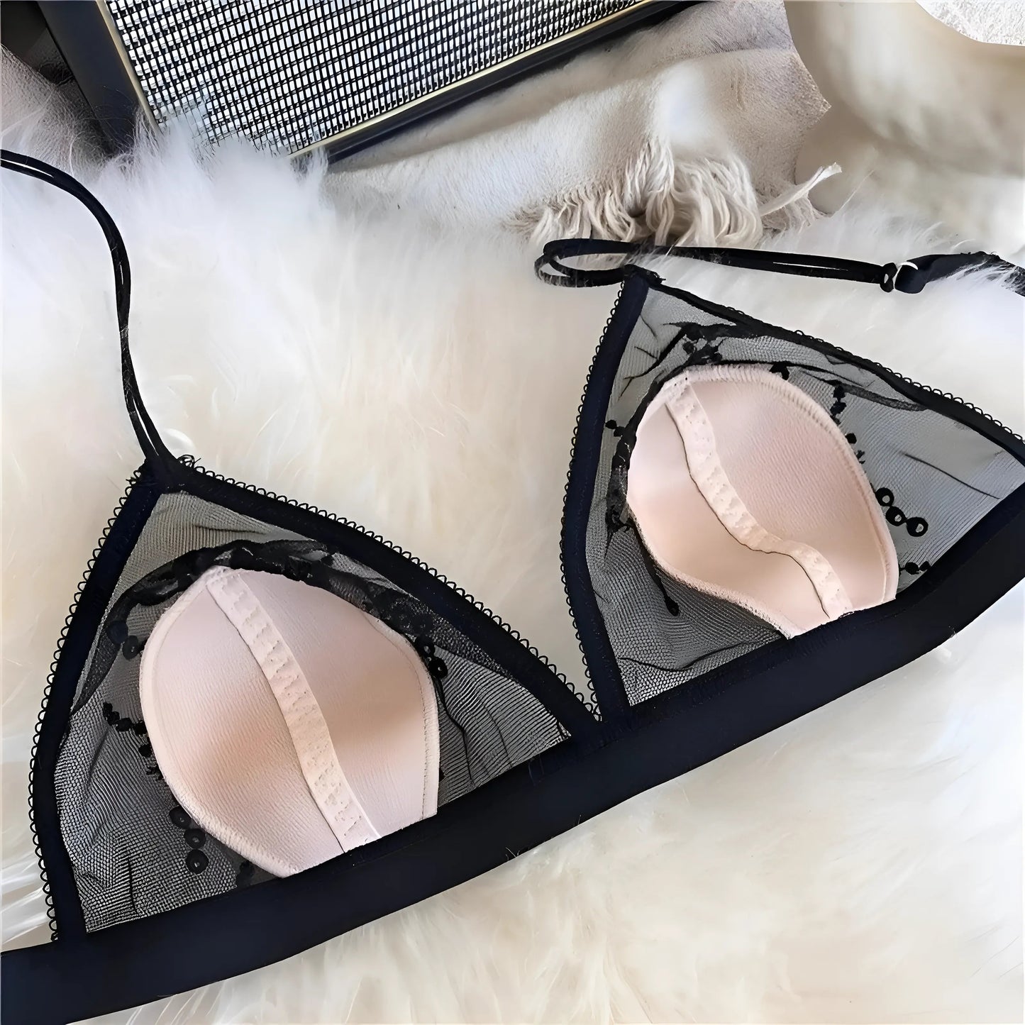 Ensemble de lingerie en dentelle transparente