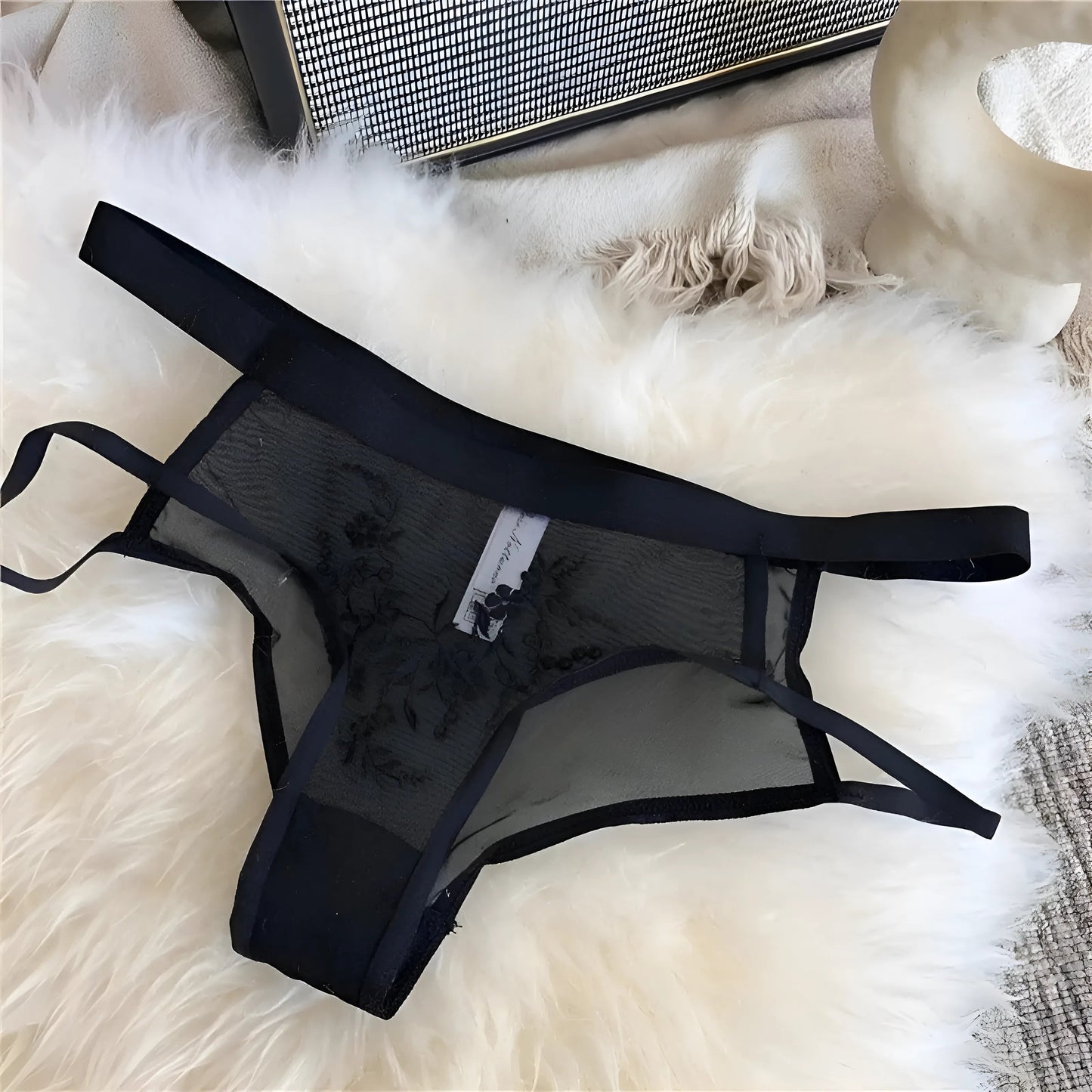 Ensemble de lingerie en dentelle transparente