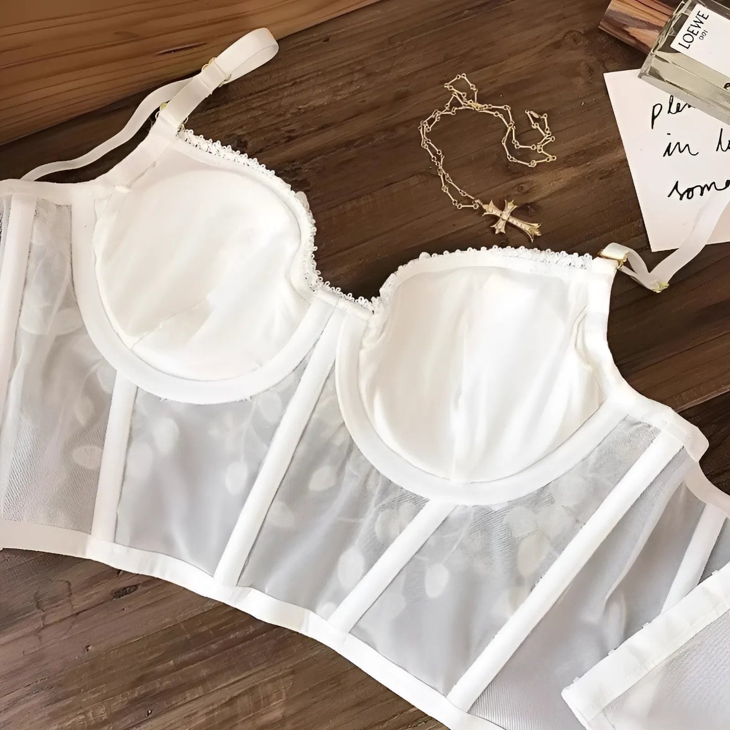 Ensemble de lingerie florale brodée