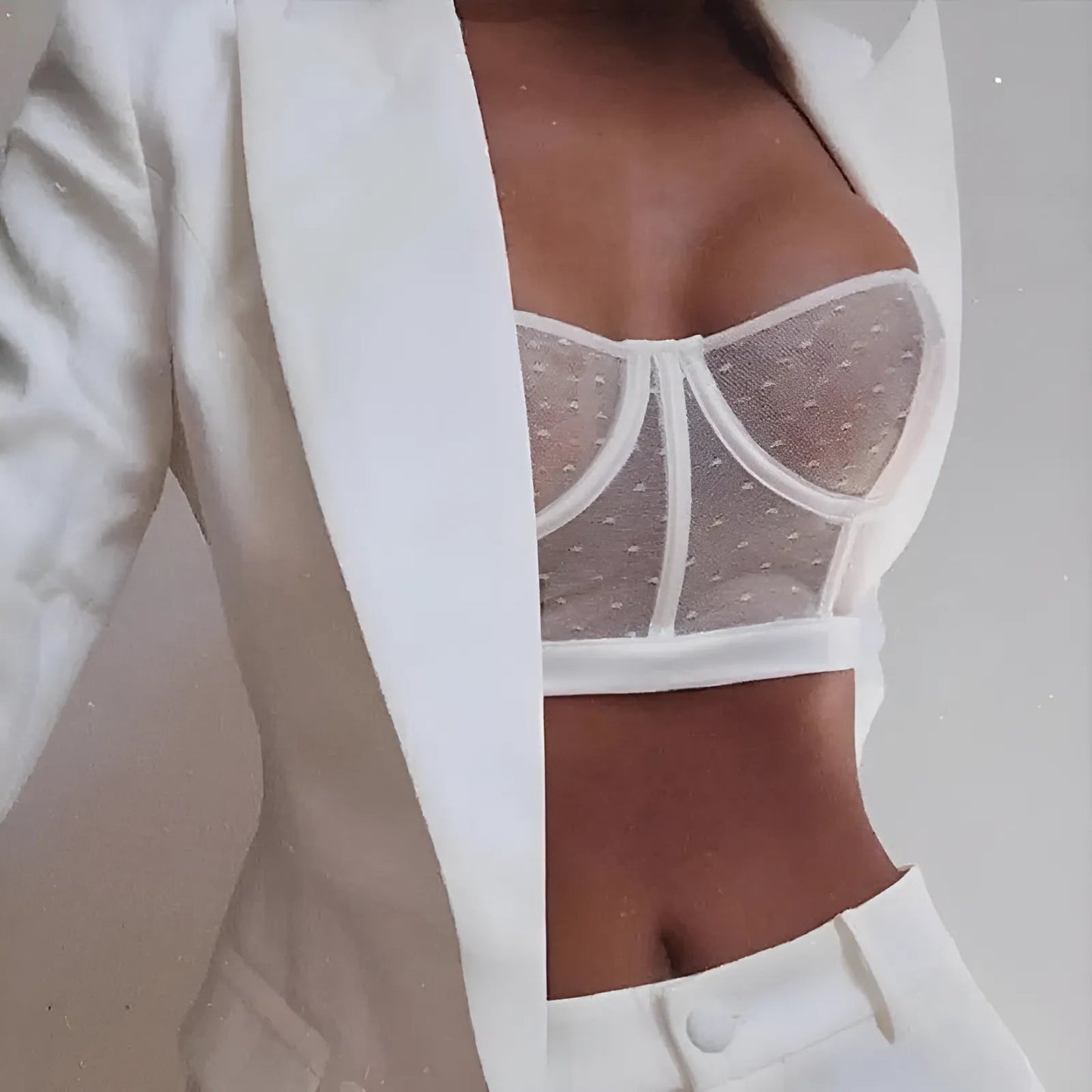 Ensemble de lingerie transparent avec bas taille basse