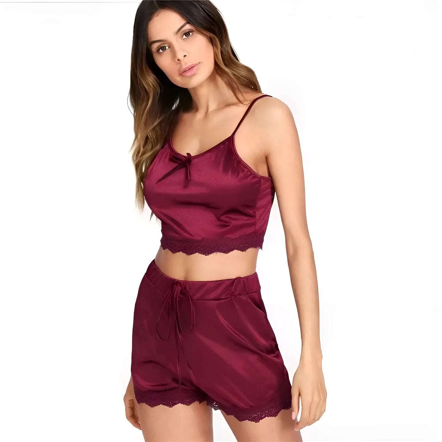 Ensemble de pyjama en satin avec haut et shorts