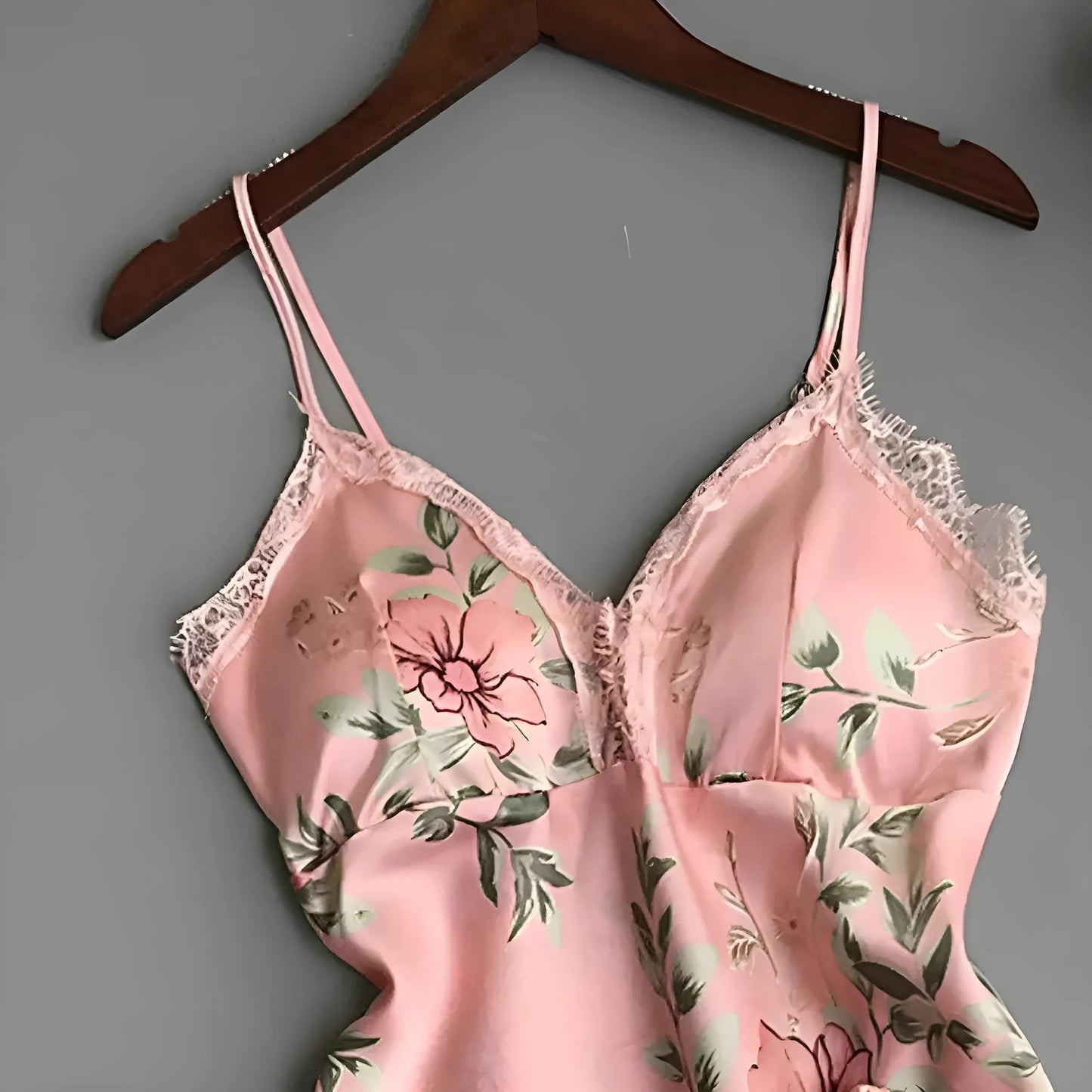 Ensemble de pyjama floral avec haut et shorts