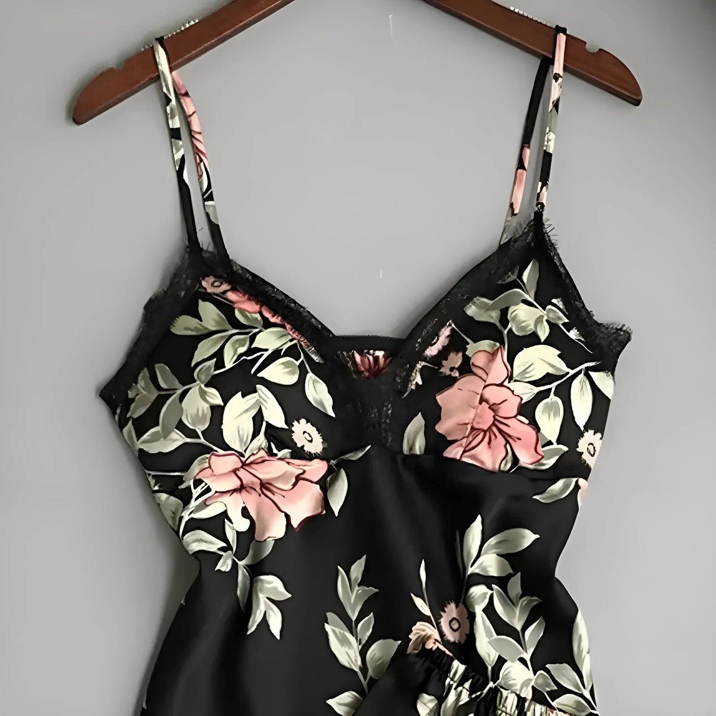 Ensemble de pyjama floral avec haut et shorts