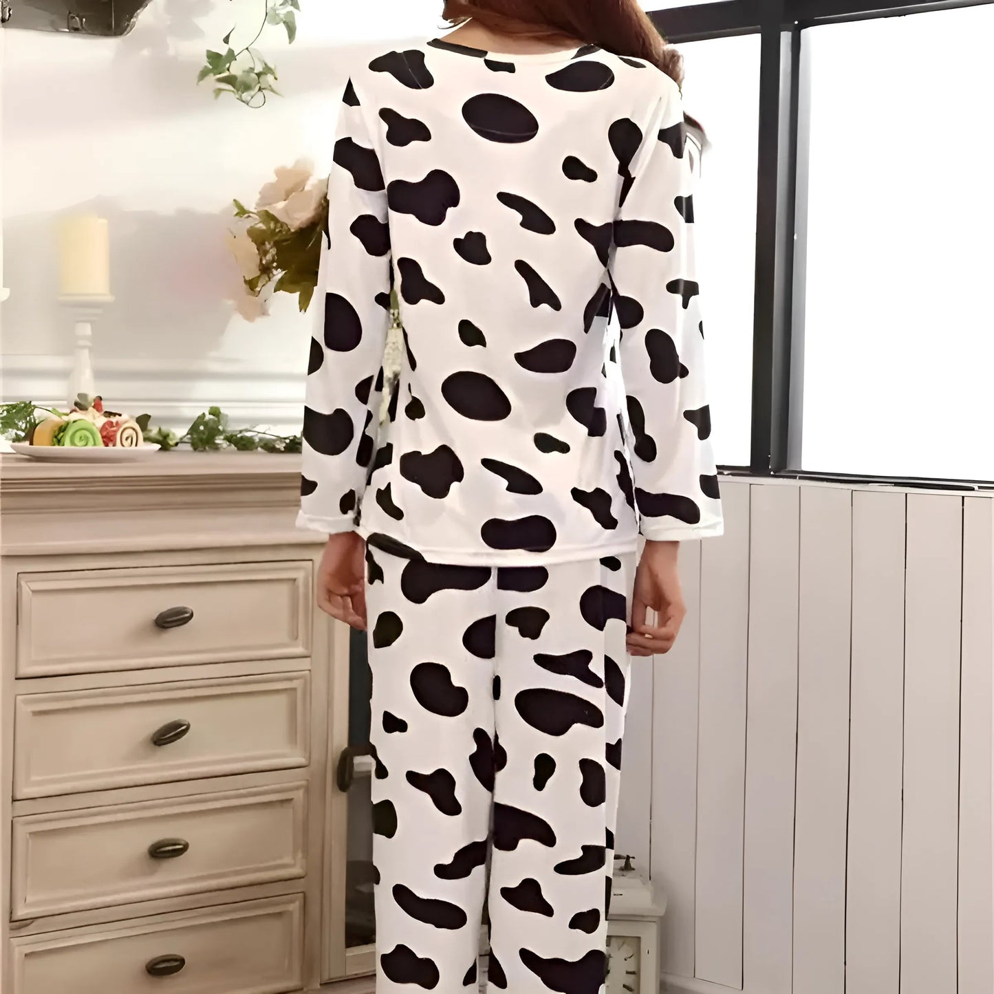 Ensemble de pyjama long avec des taches noires