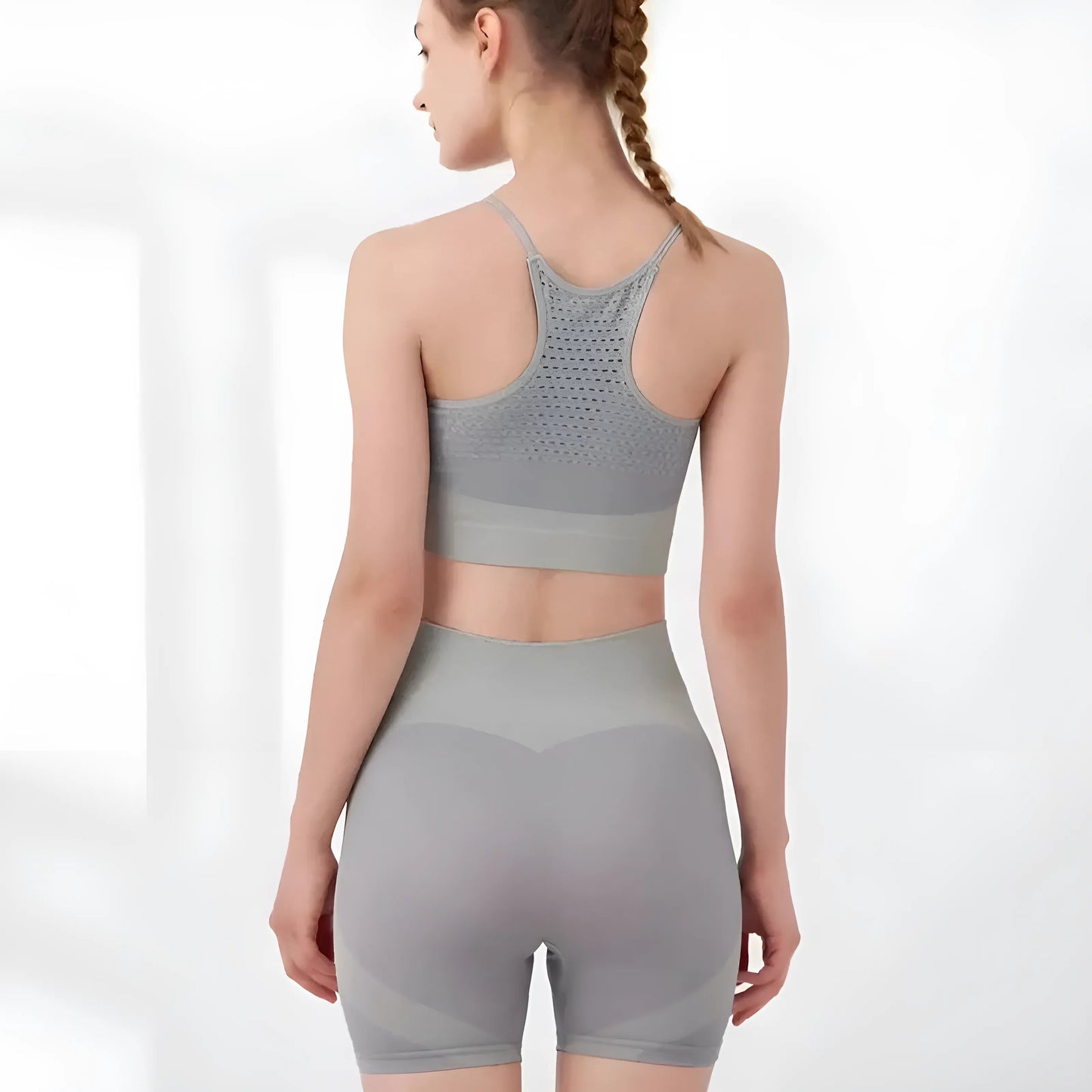 Ensemble de sport avec shorts courts