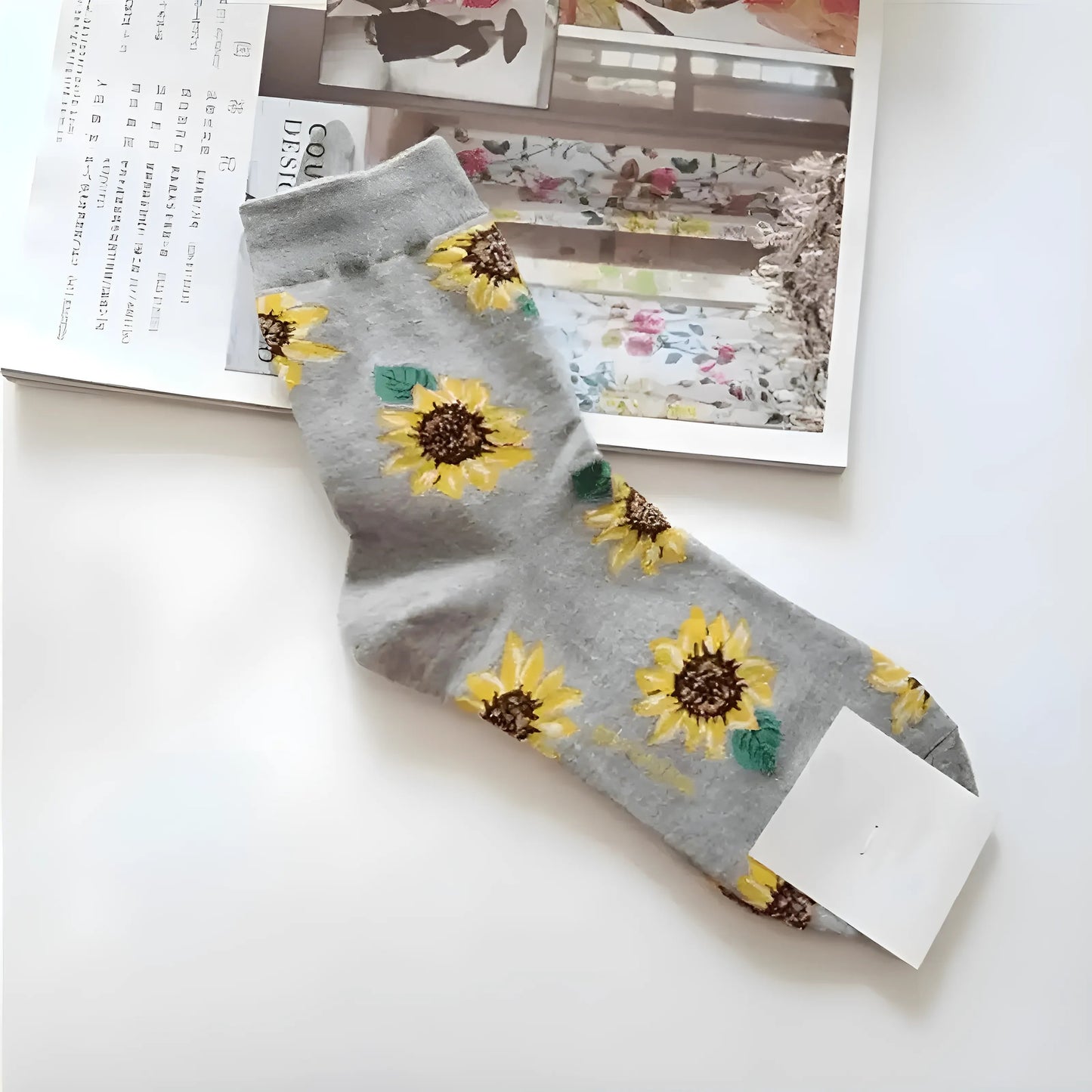 Gris Chaussettes longues avec des imprimés colorés