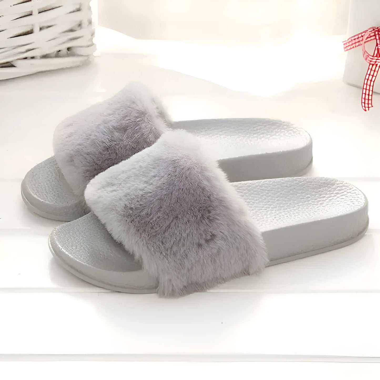 Gris Chaussons en fausse fourrure