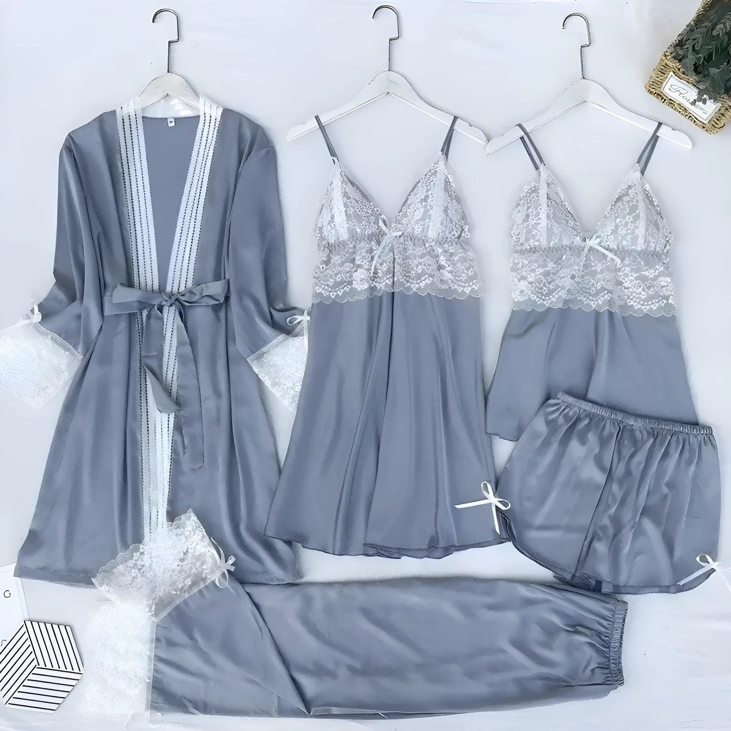Gris Ensemble de sommeil en satin de cinq pièces