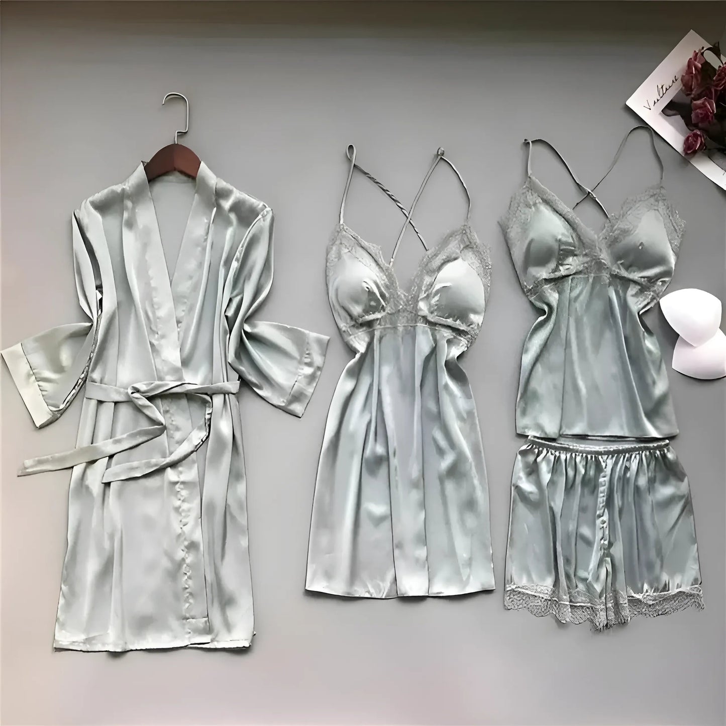 Gris Ensemble de sommeil en satin de quatre pièces