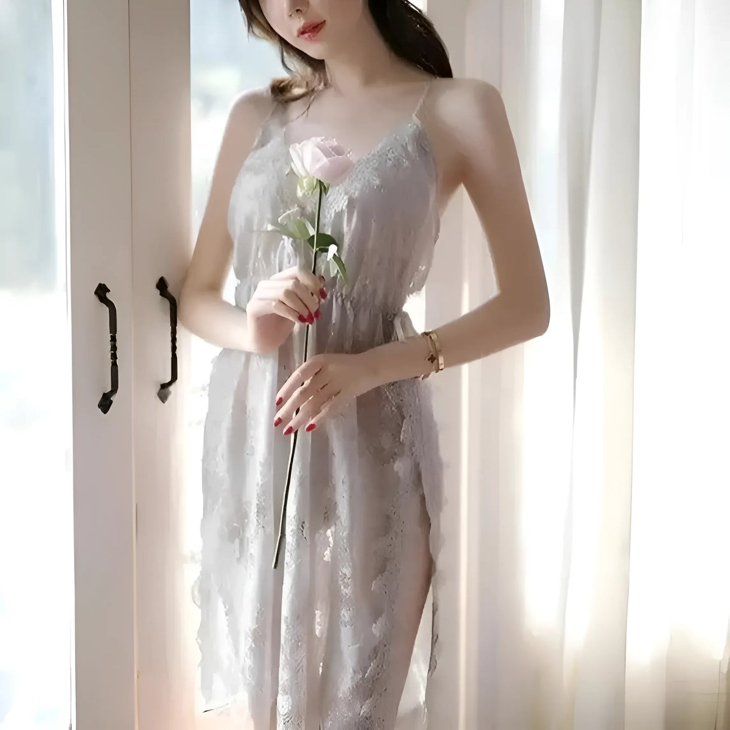 Gris Nuisette en dentelle mi-longue