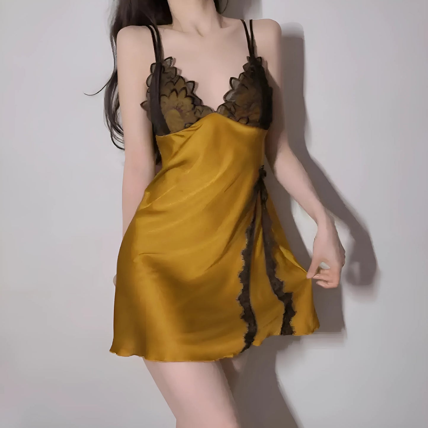 Jaune Nuisette avec dentelle et fente