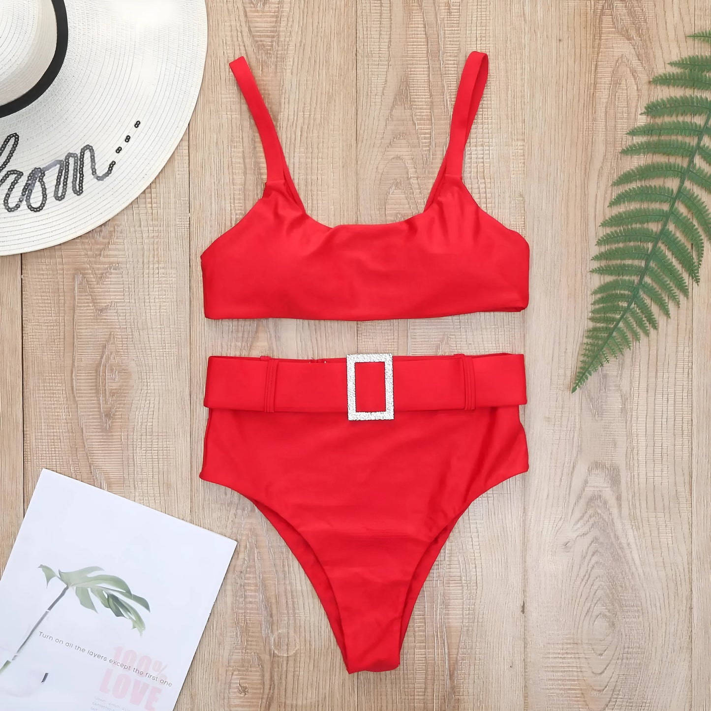 Maillot de bain deux pièces avec boucle en argent
