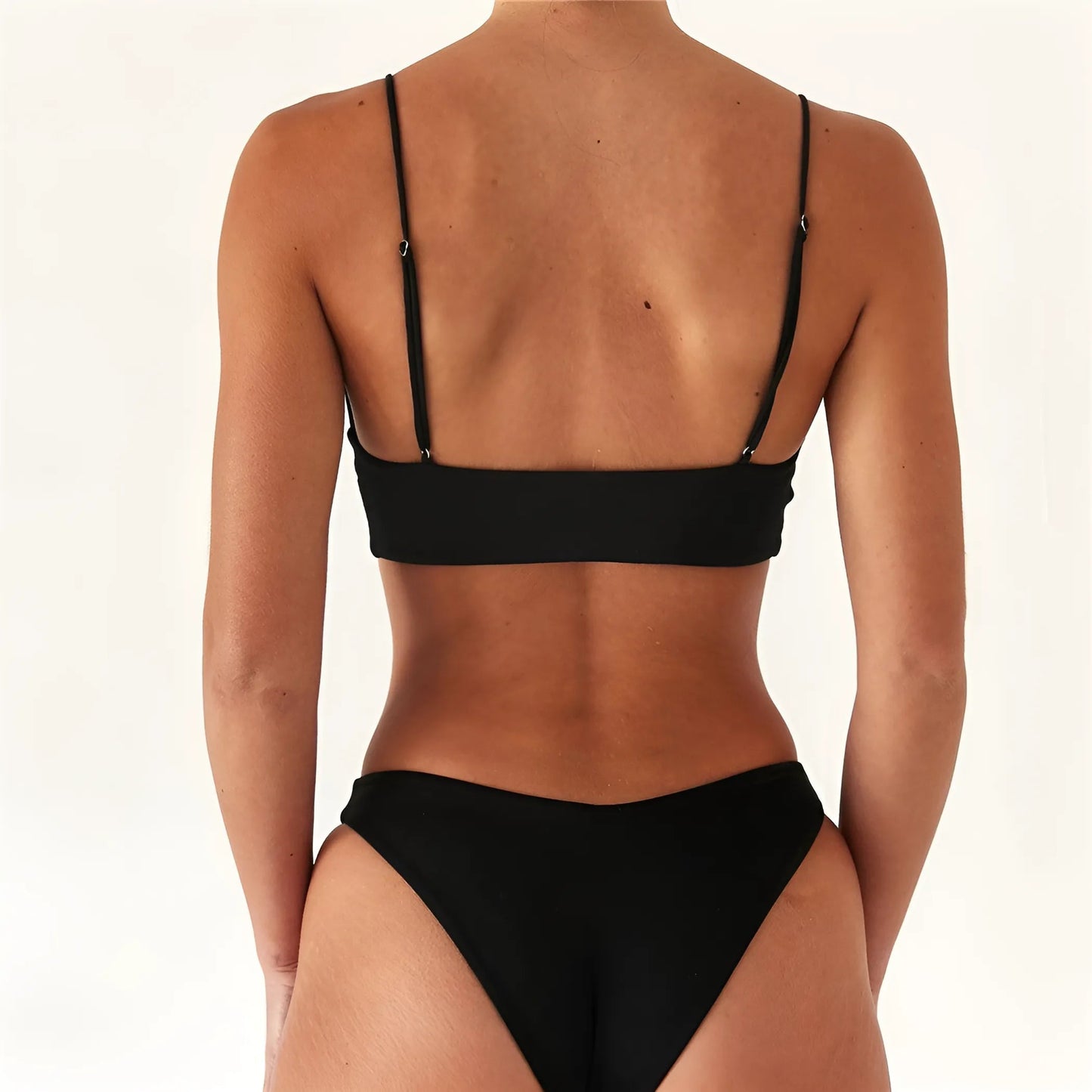 Maillot de bain deux pièces avec fines bretelles