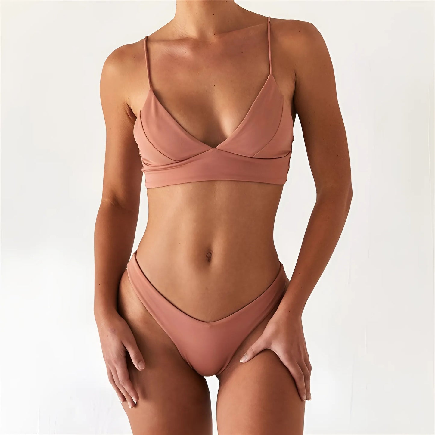 Maillot de bain deux pièces avec fines bretelles