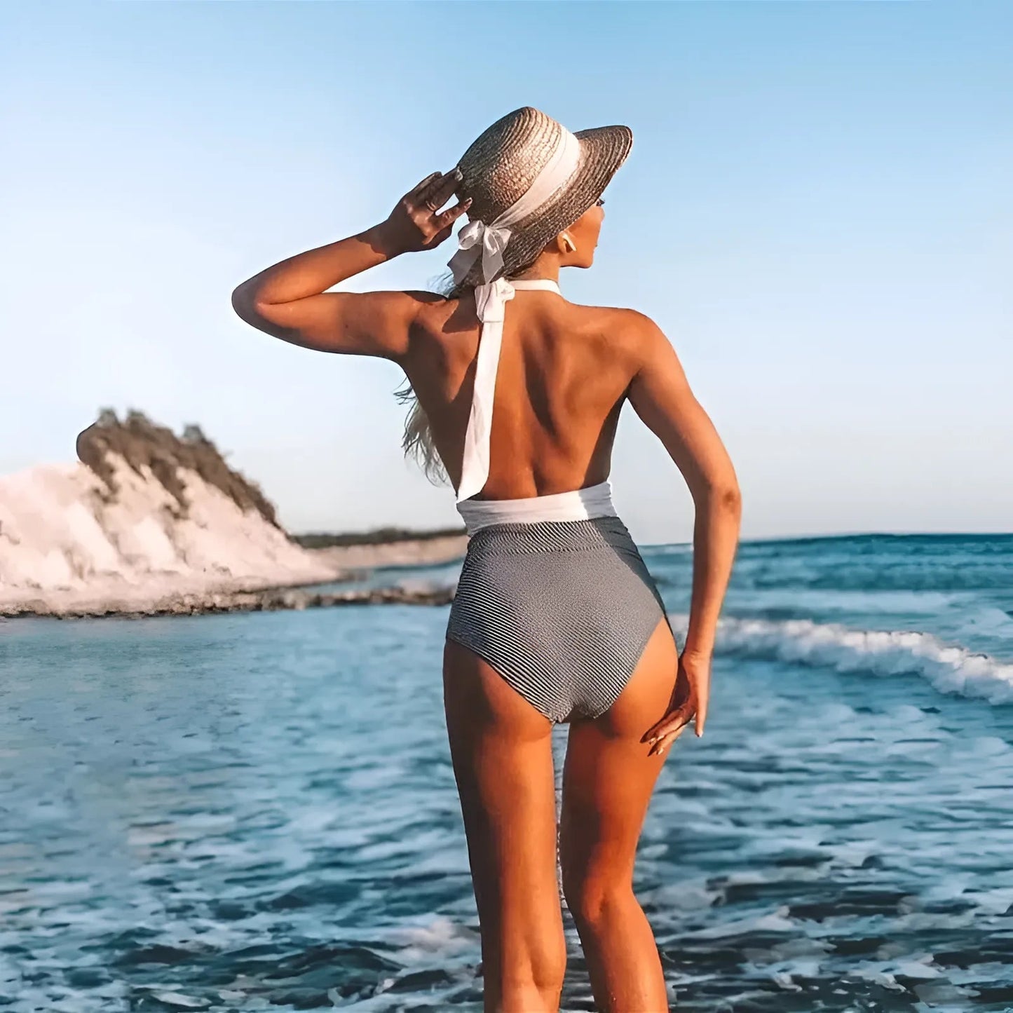 Maillot de bain une pièce avec dos ouvert
