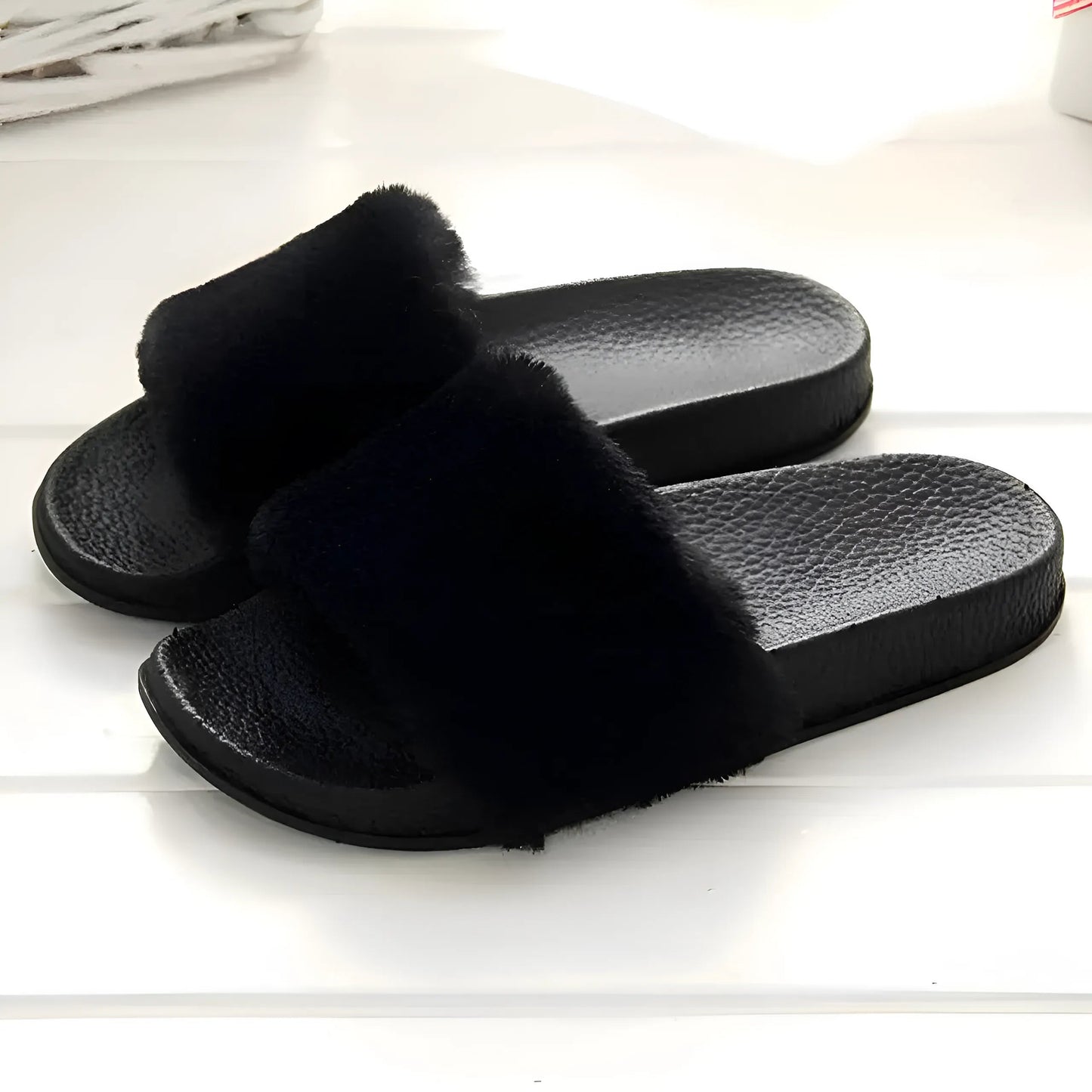 Noir Chaussons en fausse fourrure
