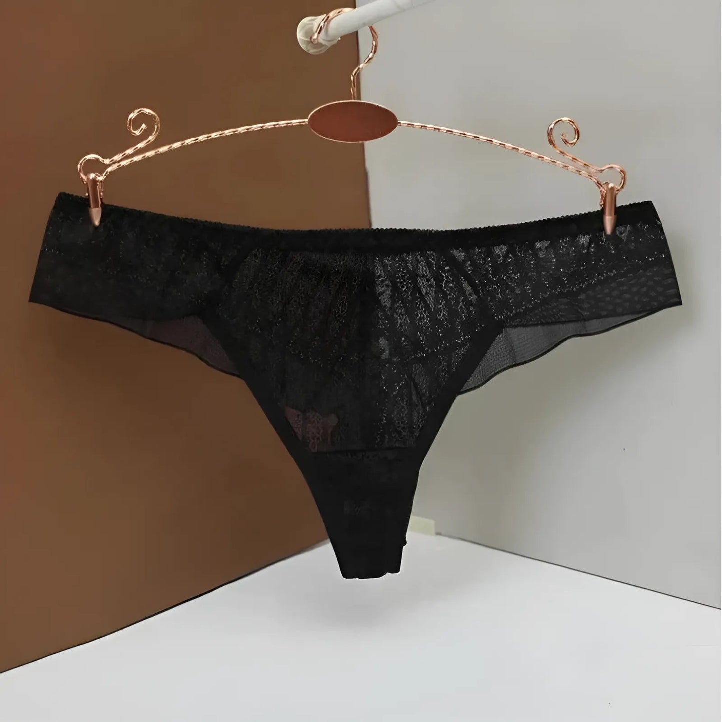 Noir Culottes brésiliennes avec détail en maille transparente