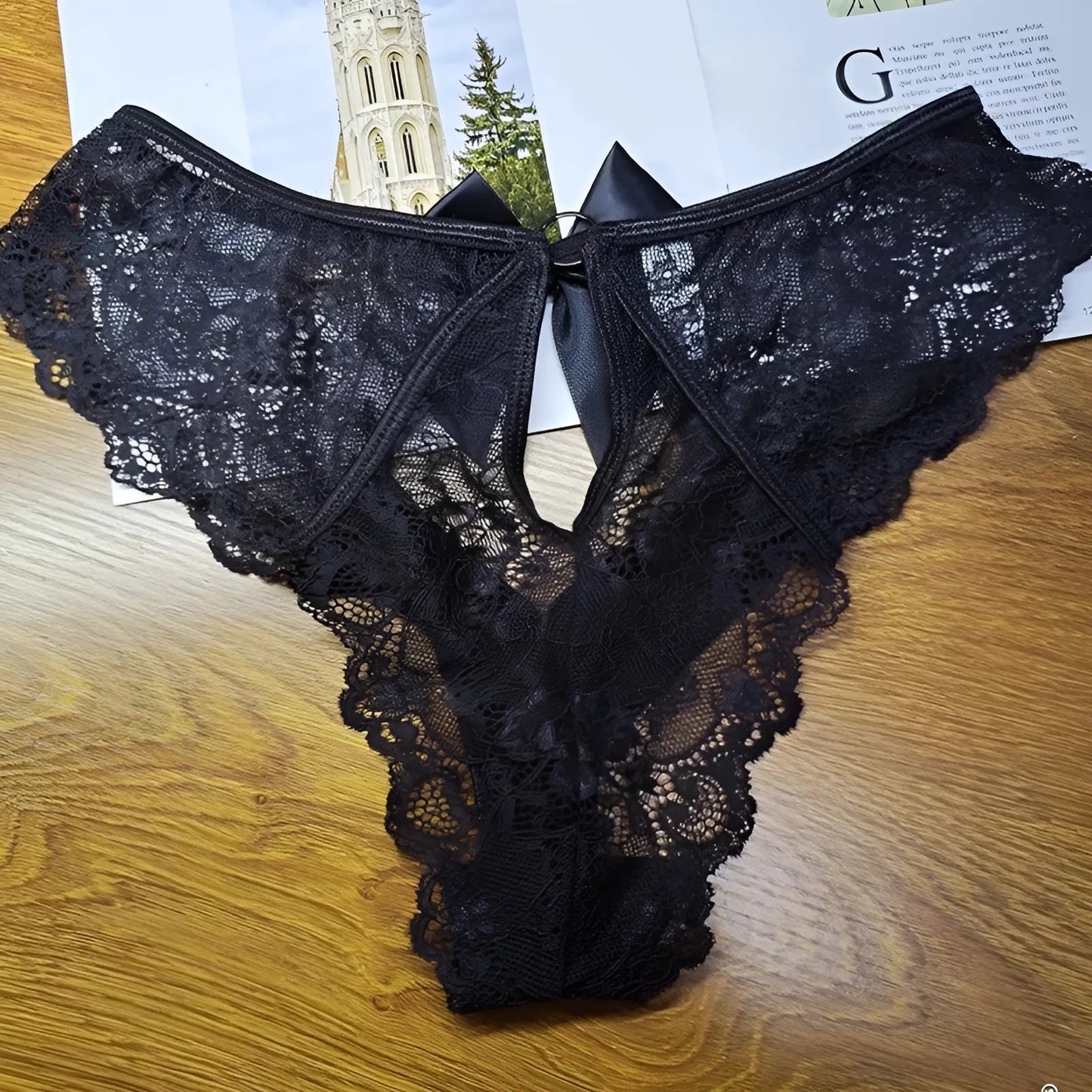 Noir Culottes en dentelle avec découpe et détail de nœud