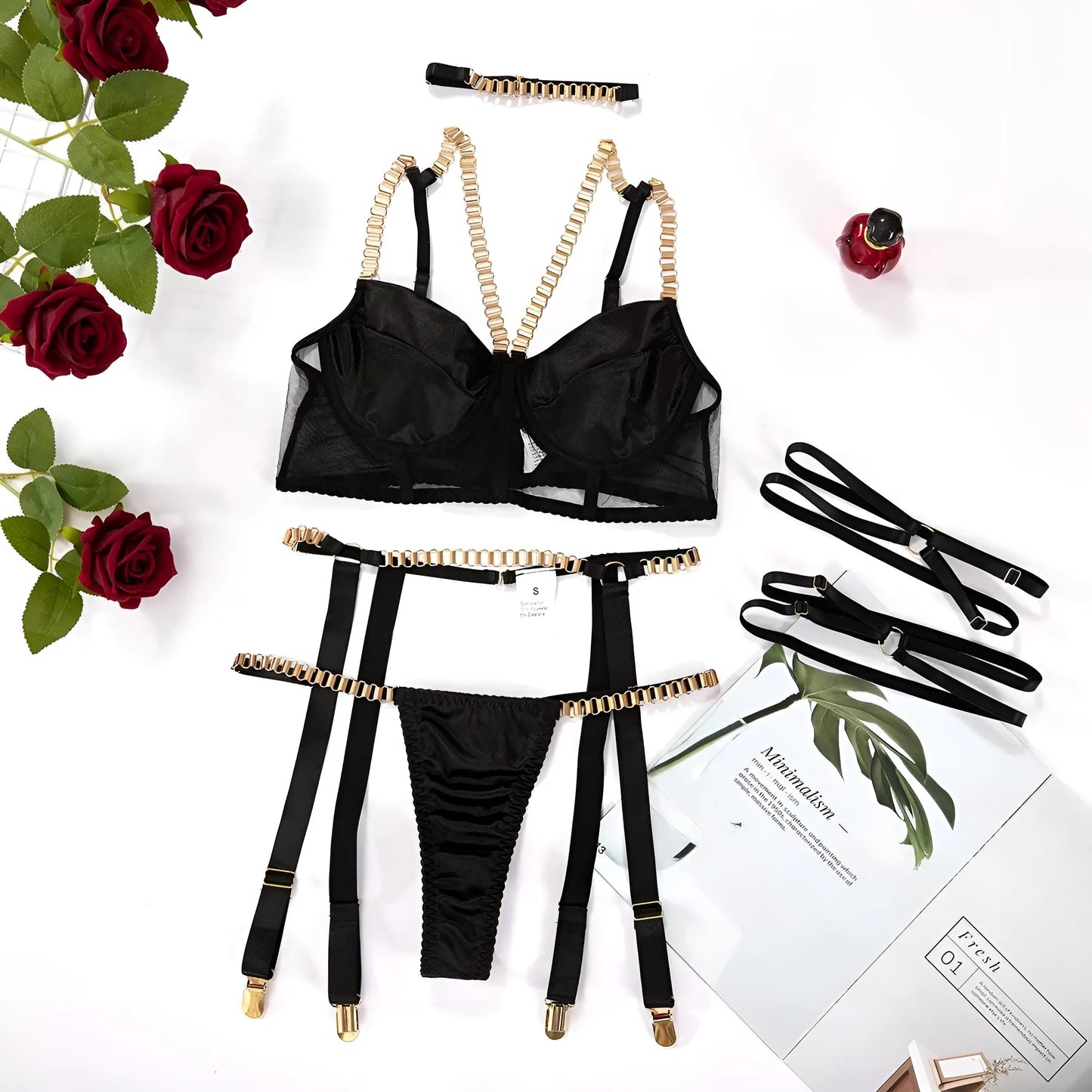 Noir Ensemble de lingerie 3 pièces avec chaînes décoratives