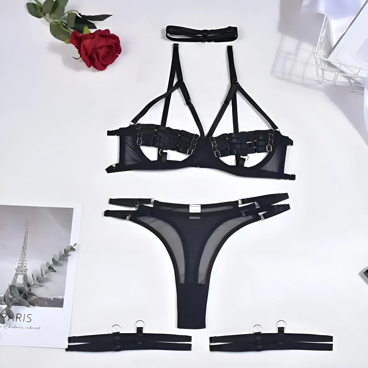 Noir Ensemble de lingerie 4 pièces avec des bretelles décoratives