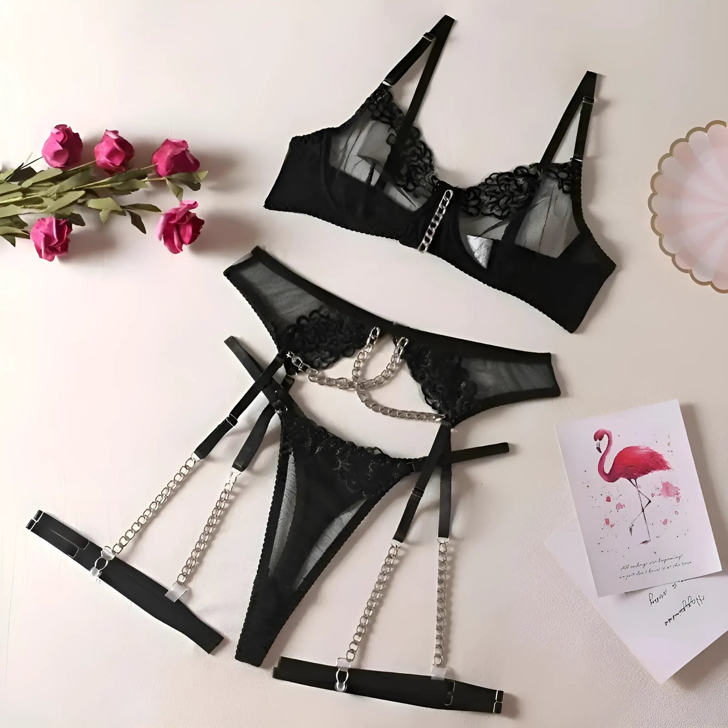 Noir Ensemble de lingerie en dentelle avec chaînes