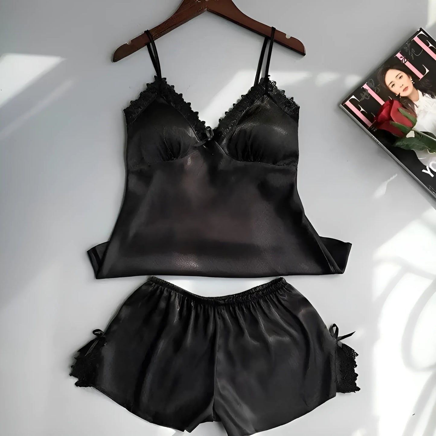 Noir Ensemble de pyjama en soie avec dentelle