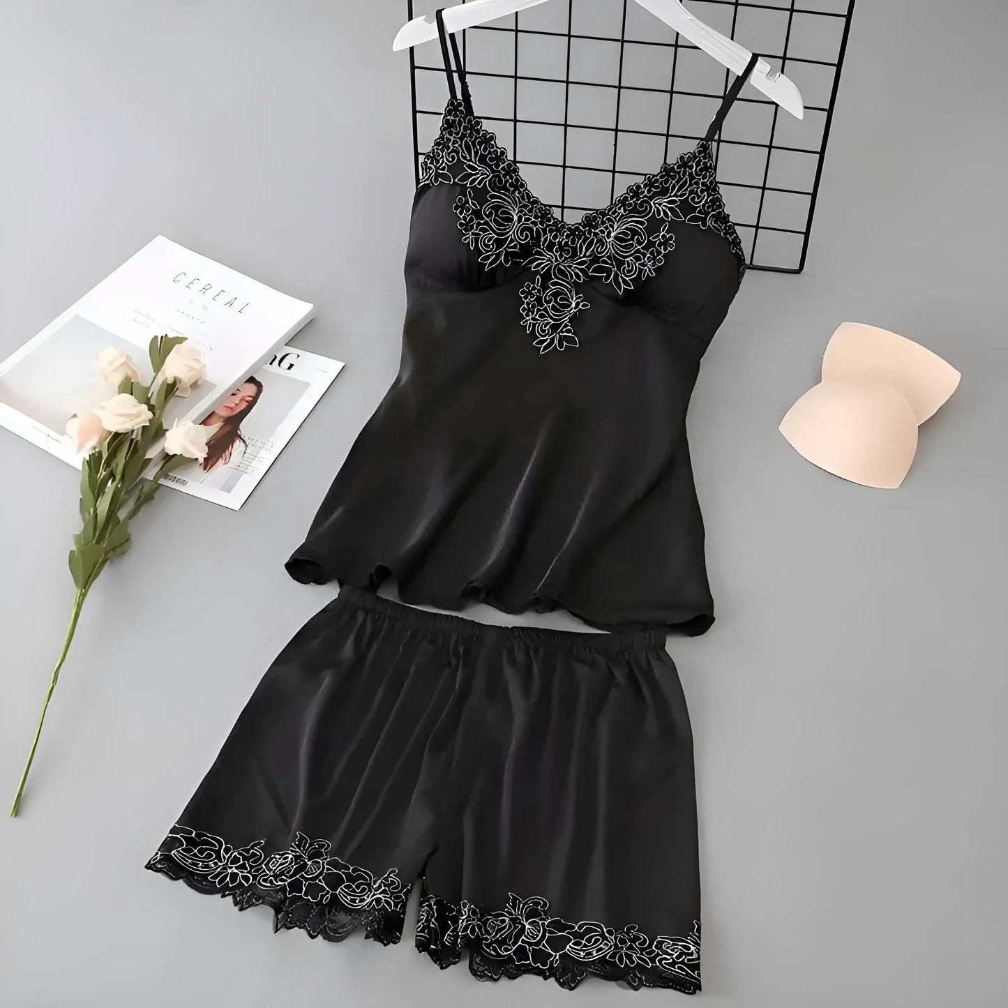 Noir Ensemble de pyjama pour femmes avec dentelle