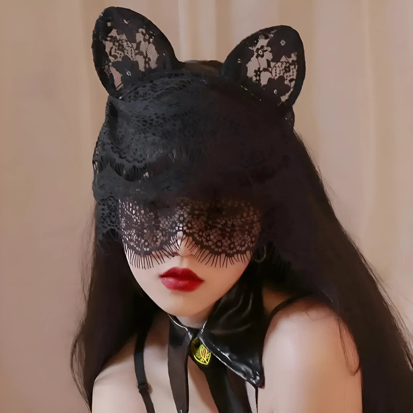 Noir Masque en dentelle avec design tombant
