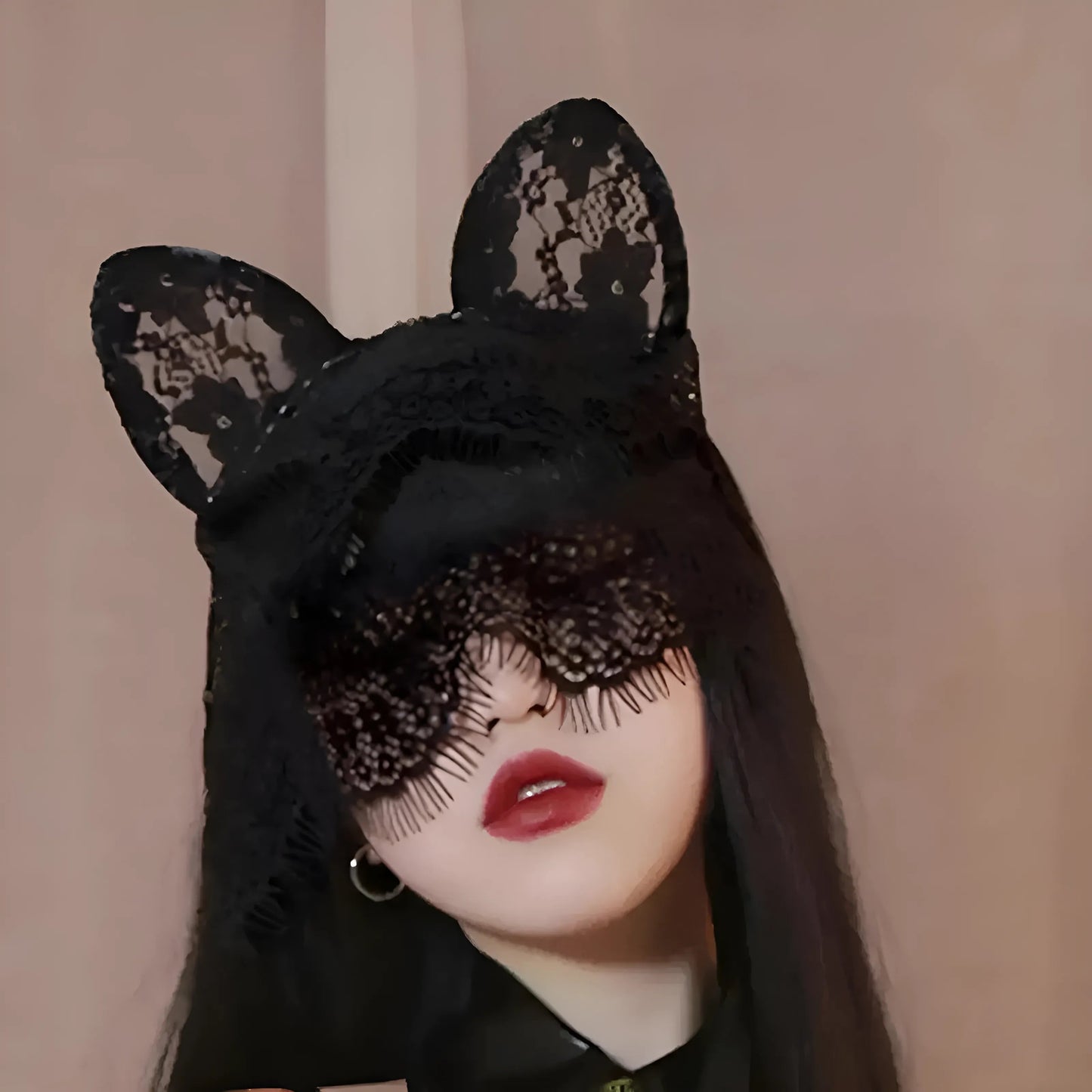 Noir Masque en dentelle avec design tombant