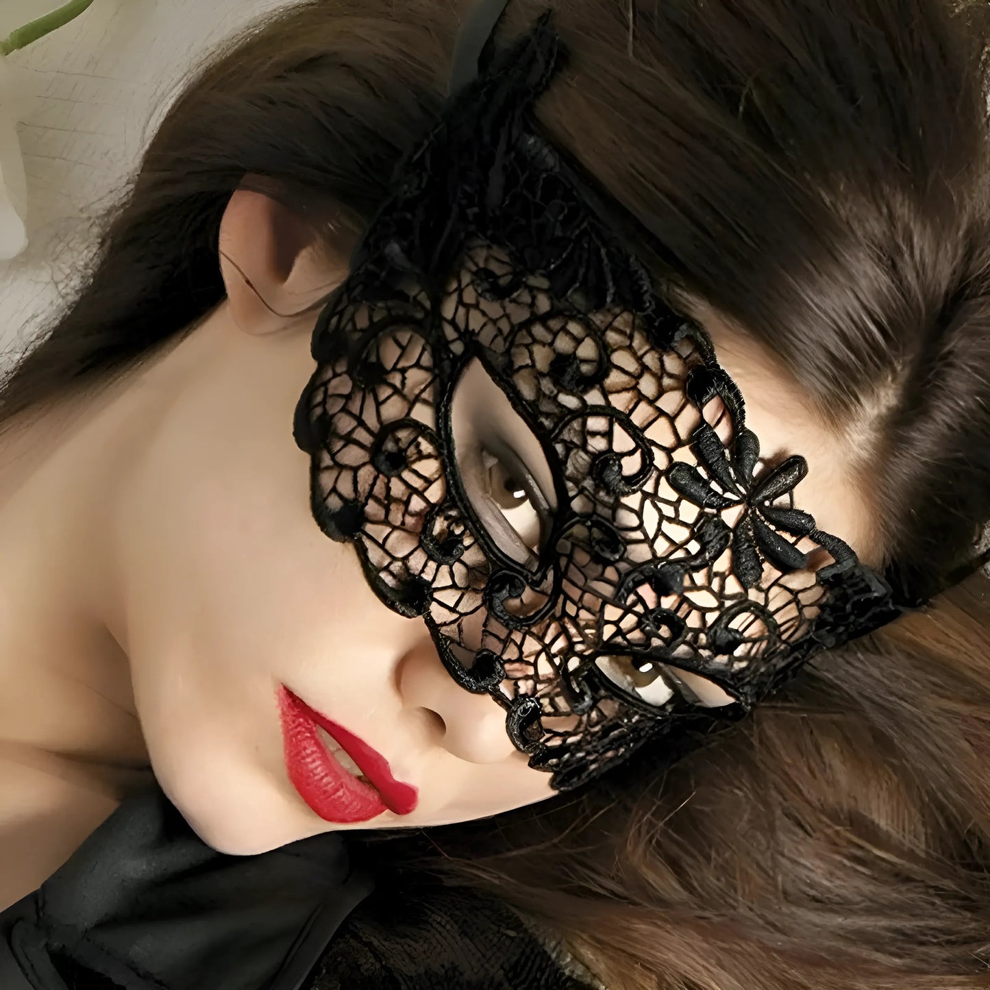 Noir Masque en dentelle