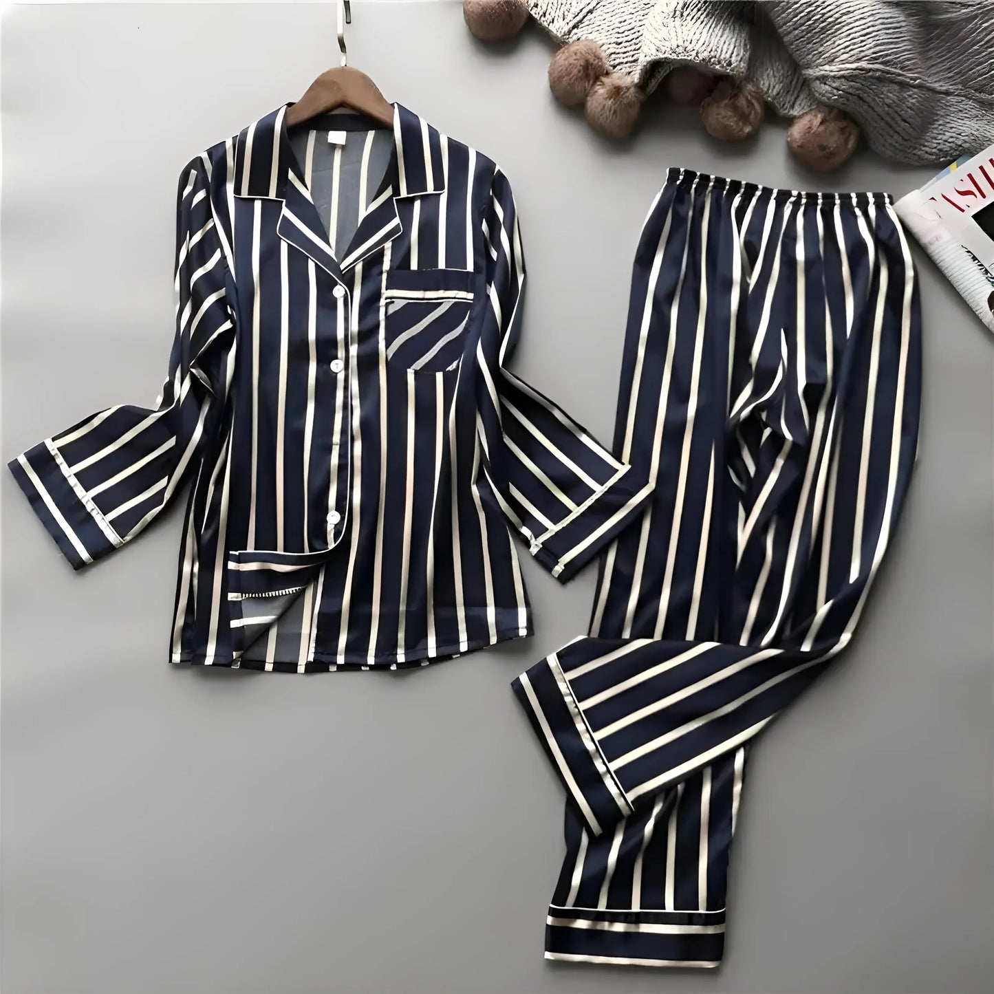 Pyjamas à rayures verticales pour femmes