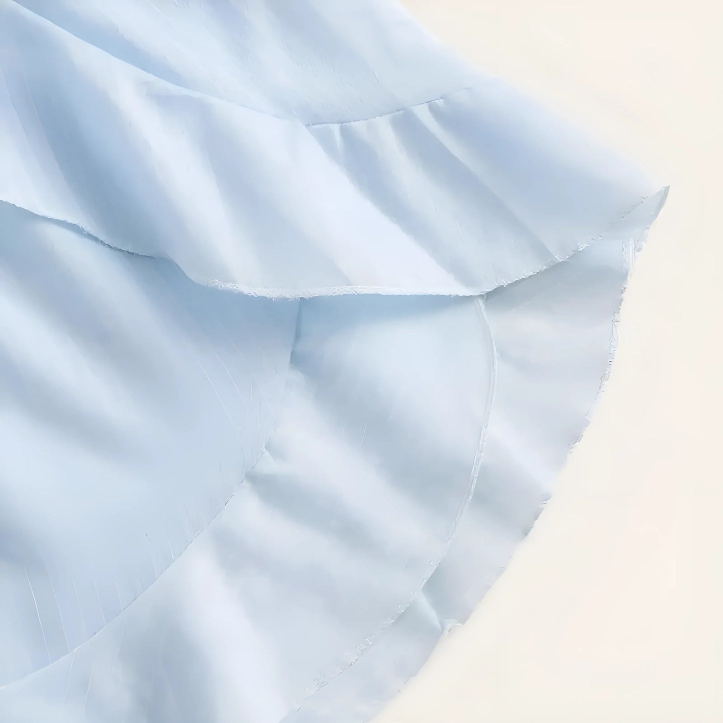 Pyjamas pour femmes avec des bretelles décoratives