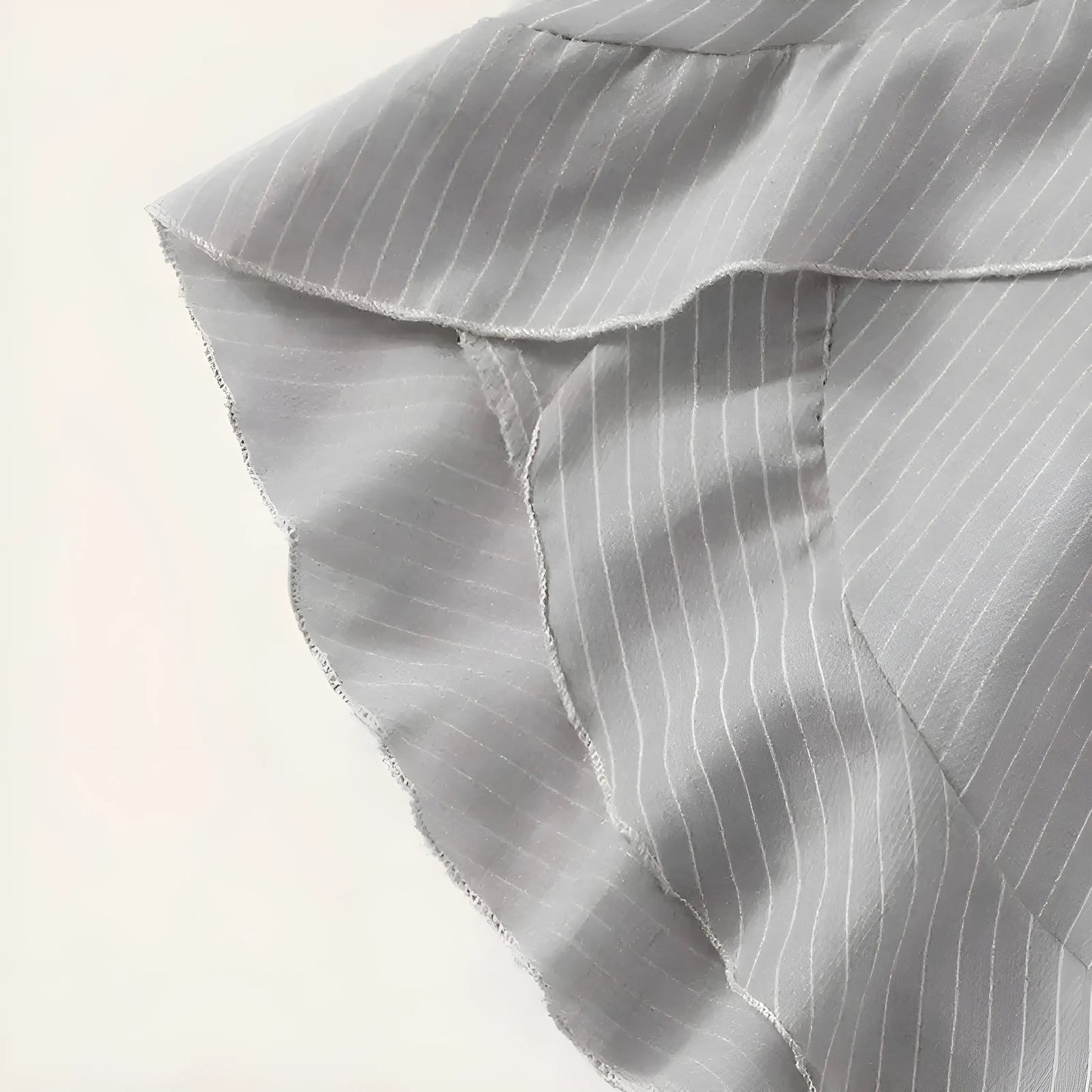 Pyjamas pour femmes avec des bretelles décoratives