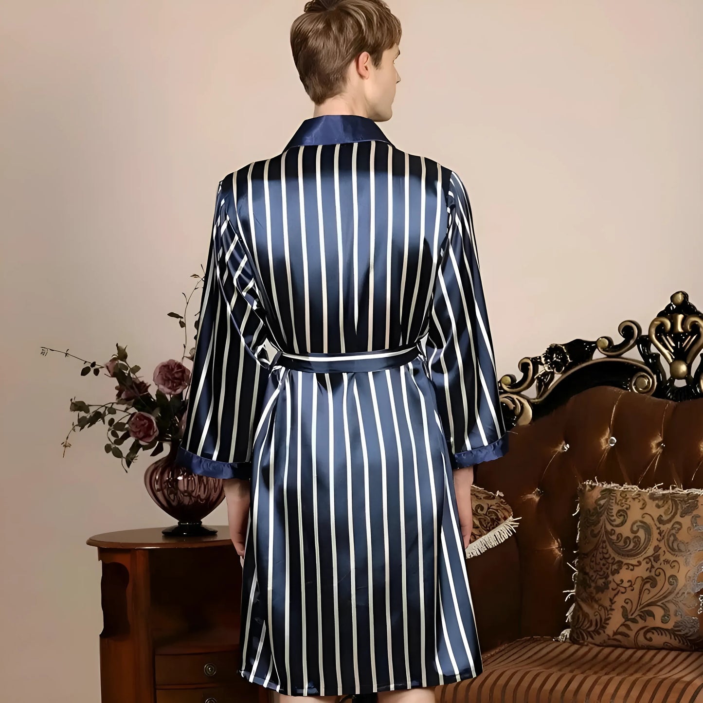 Robe en satin pour hommes