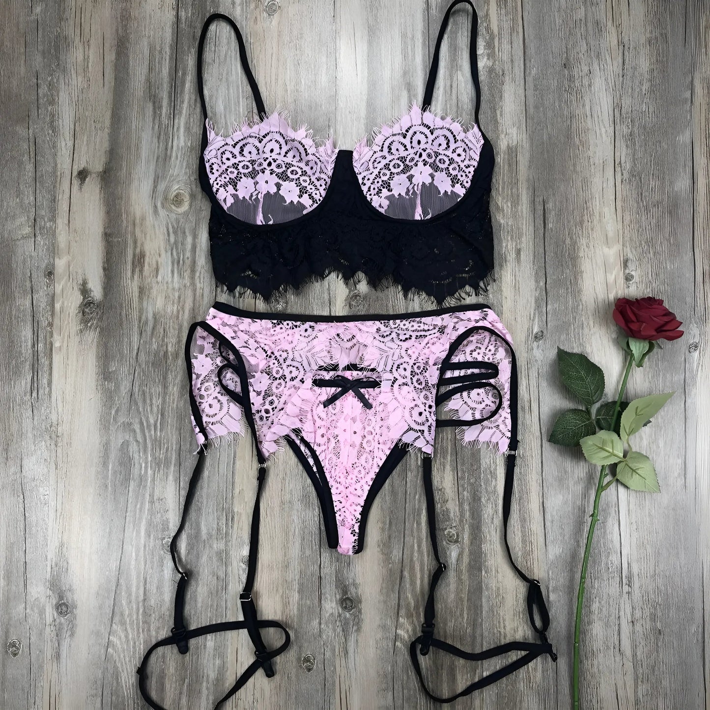 Rose Ensemble de lingerie en dentelle 3 pièces avec sangles cuisse