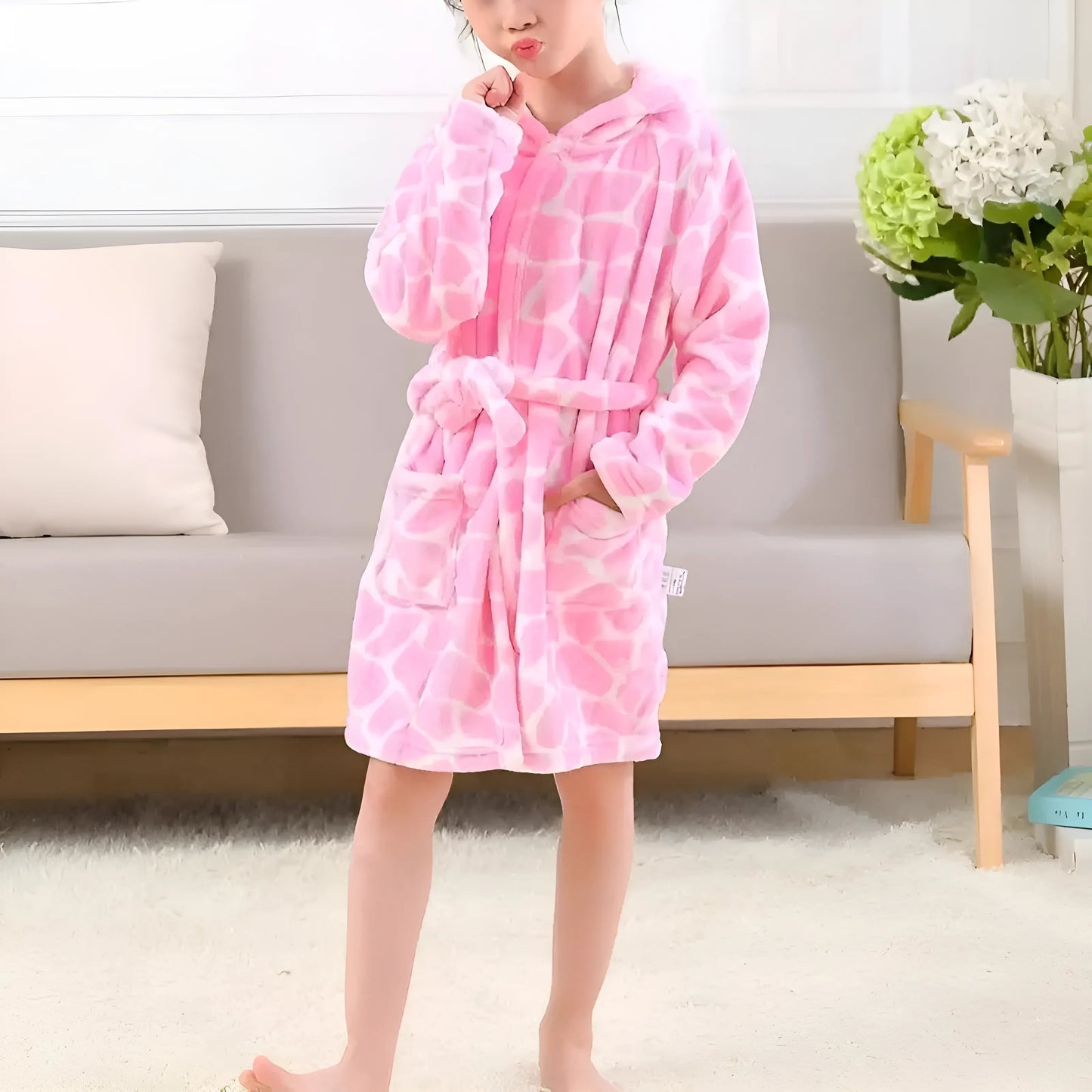 Rose Robe d'enfants aux motifs colorés