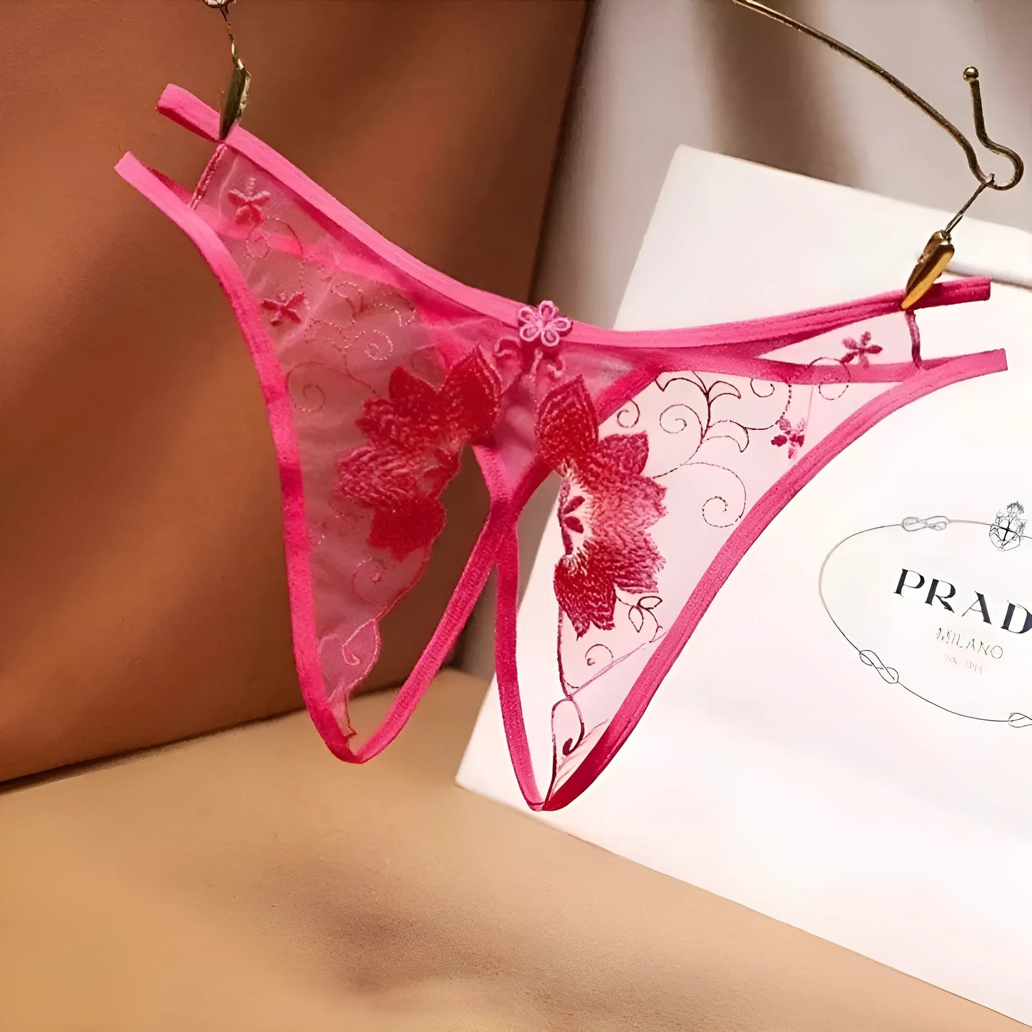 Rose String en dentelle à fleurs