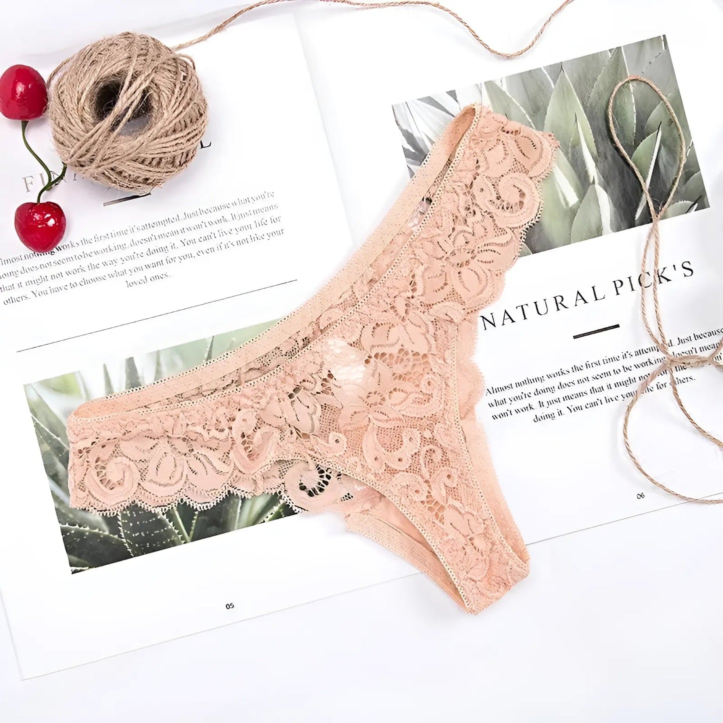 Rose String en dentelle classique