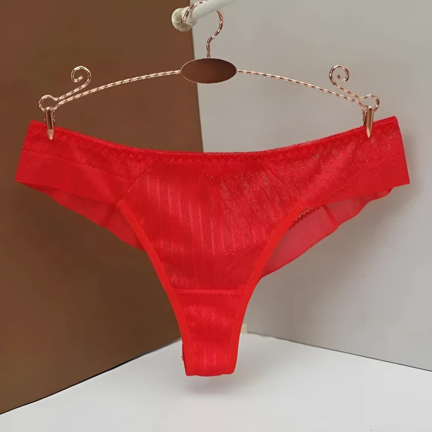 Rouge Culottes brésiliennes avec détail en maille transparente