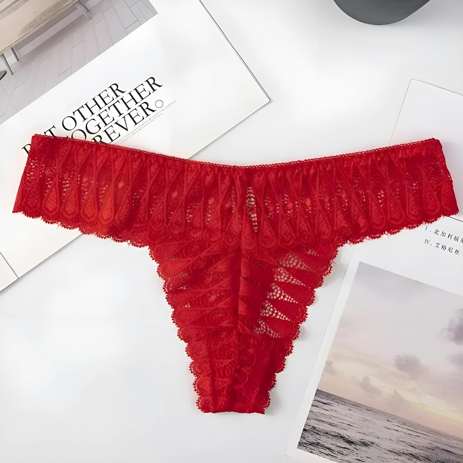 Rouge Culottes en dentelle avec une taille plus large