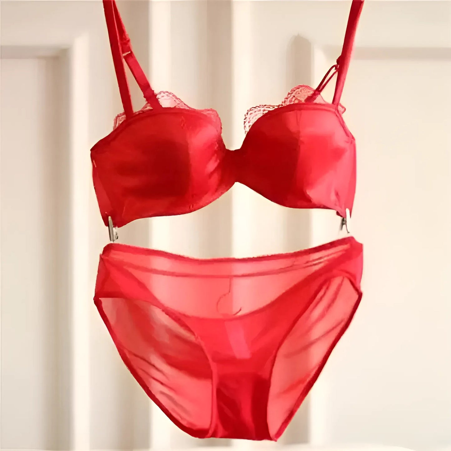 Rouge Ensemble de lingerie en dentelle satinée