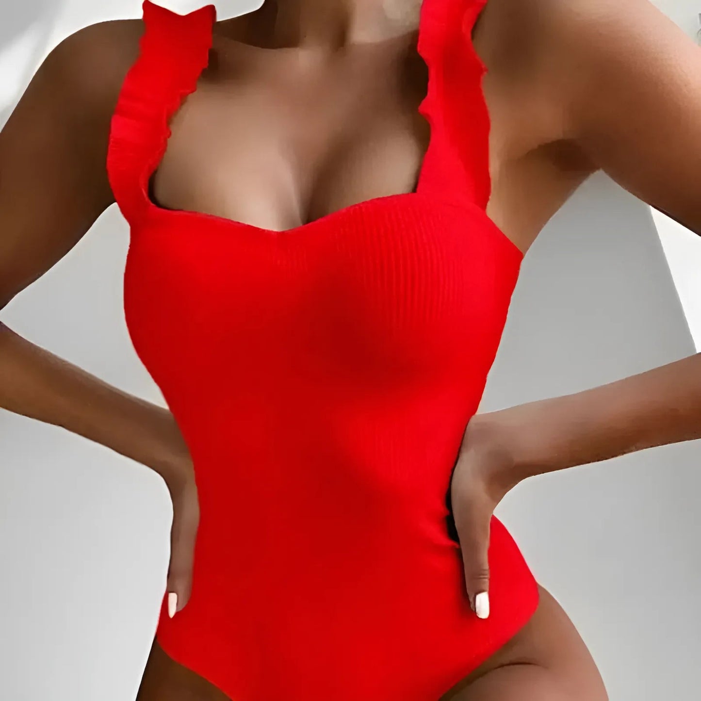 Rouge Maillot de bain une pièce avec des bretelles décoratives