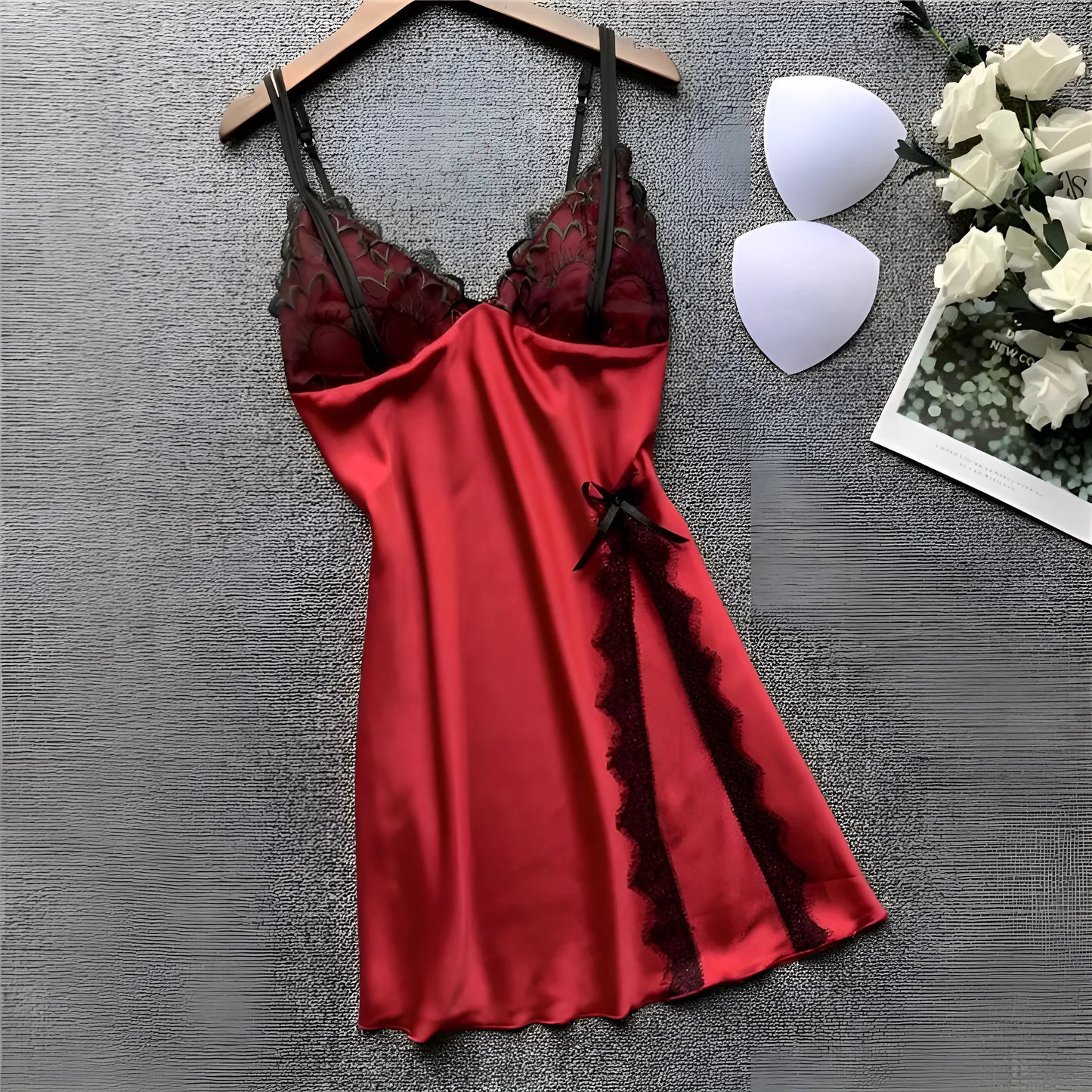 Rouge Nuisette avec dentelle et fente