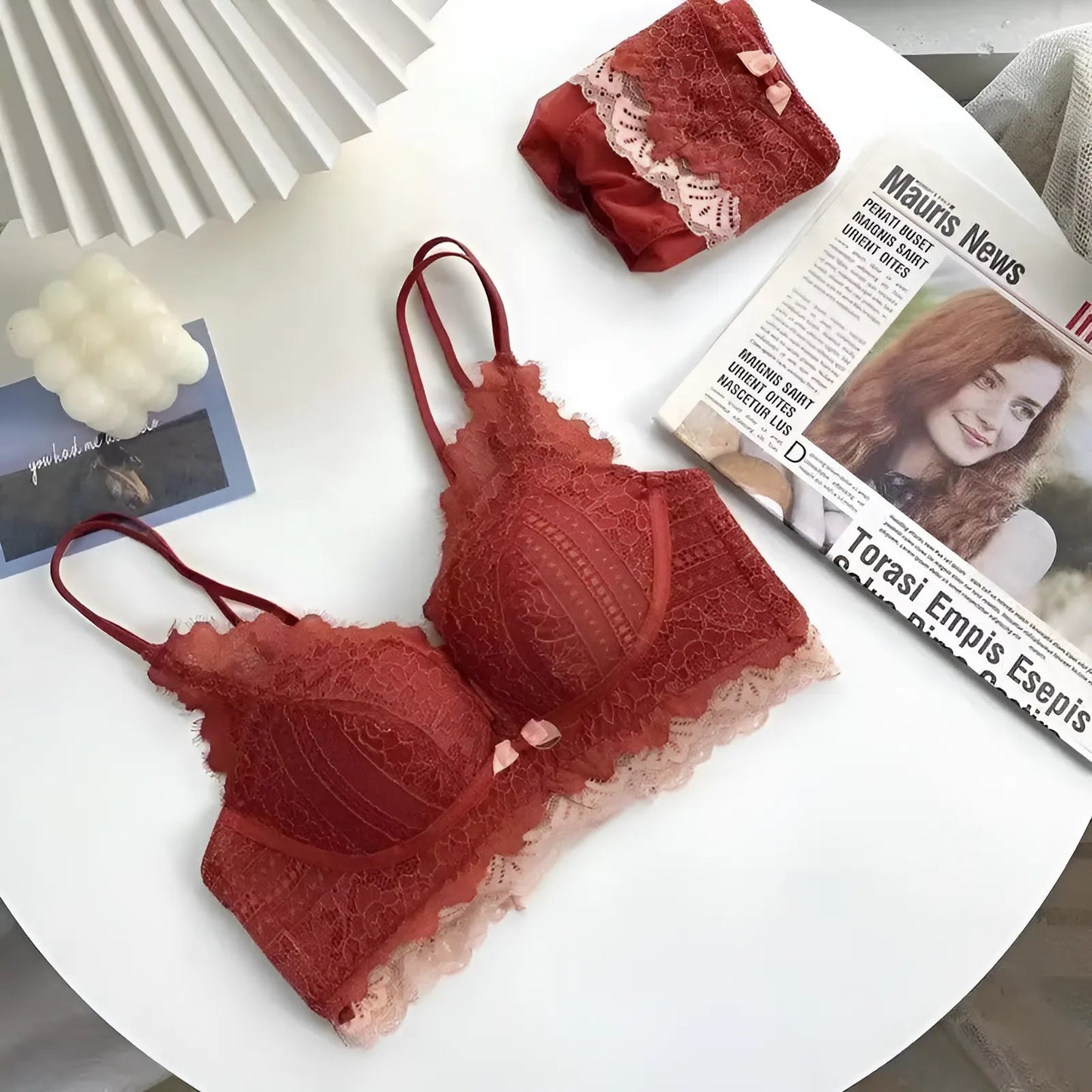Rouge Soutien-gorge à dentelle