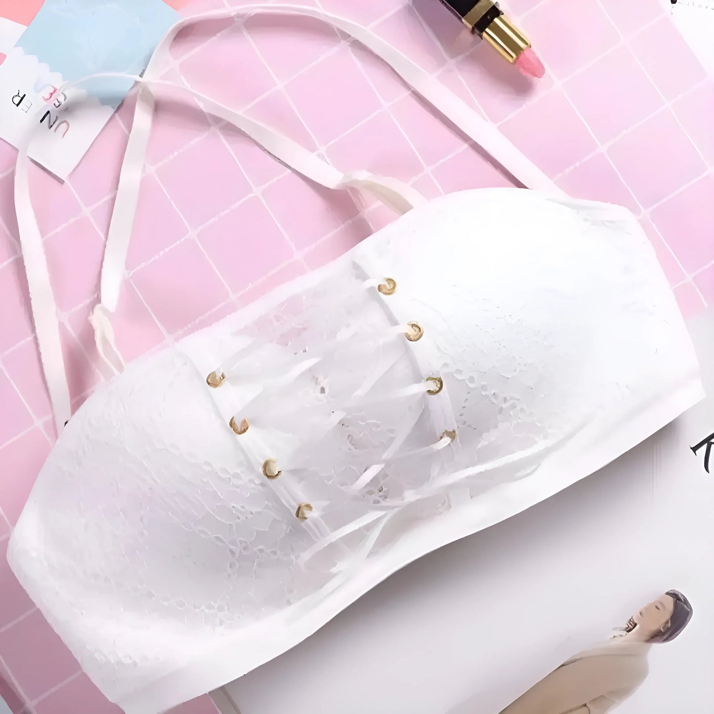 Soutien-gorge push-up en dentelle avec lacets de style corset